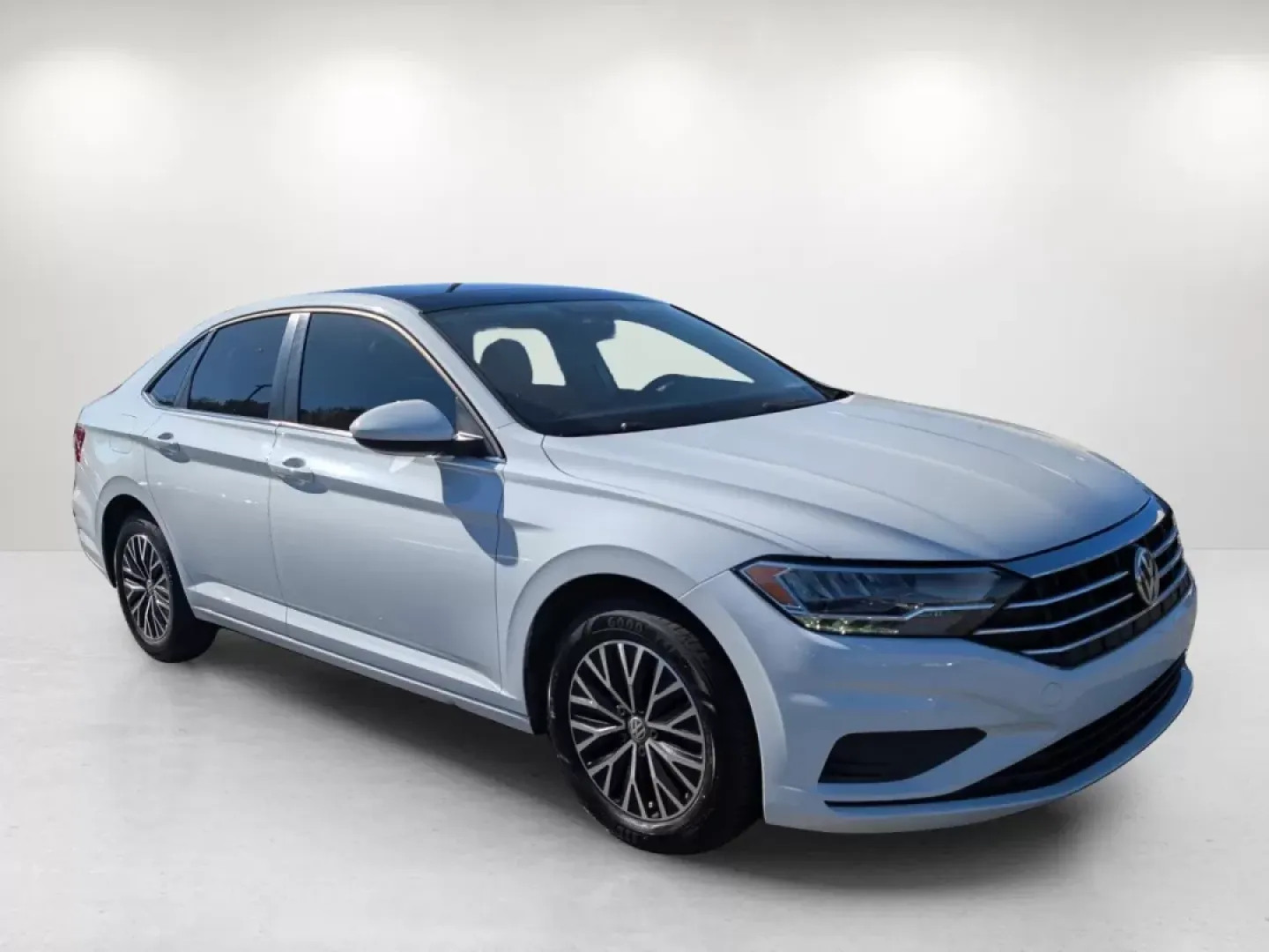 2019 Volkswagen Jetta R-Line (3VWC57BU5KM) with an Other engine, located at 3959 U.S. 80 W, Phenix City, AL, 36870, (334) 297-4885, 32.469296, -85.135185 - **Discover Adventure with the 2019 Volkswagen Jetta at Gils Auto in Phenix City, AL!**<br /> <br /> Are you ready to elevate your driving experience? Whether you're commuting to work, running errands, or embarking on weekend adventures, the 2019 Volkswagen Jetta is the perfect sedan to fit your life - Photo#3