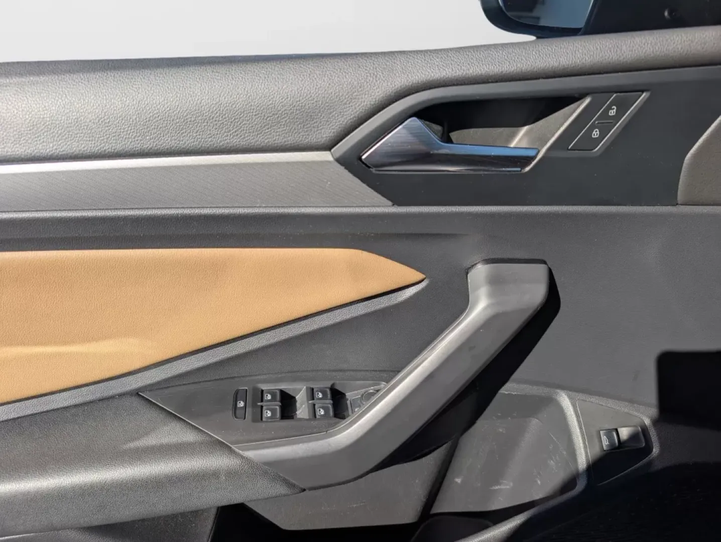 2019 Volkswagen Jetta R-Line (3VWC57BU5KM) with an Other engine, located at 3959 U.S. 80 W, Phenix City, AL, 36870, (334) 297-4885, 32.469296, -85.135185 - **Discover Adventure with the 2019 Volkswagen Jetta at Gils Auto in Phenix City, AL!**<br /> <br /> Are you ready to elevate your driving experience? Whether you're commuting to work, running errands, or embarking on weekend adventures, the 2019 Volkswagen Jetta is the perfect sedan to fit your life - Photo#12