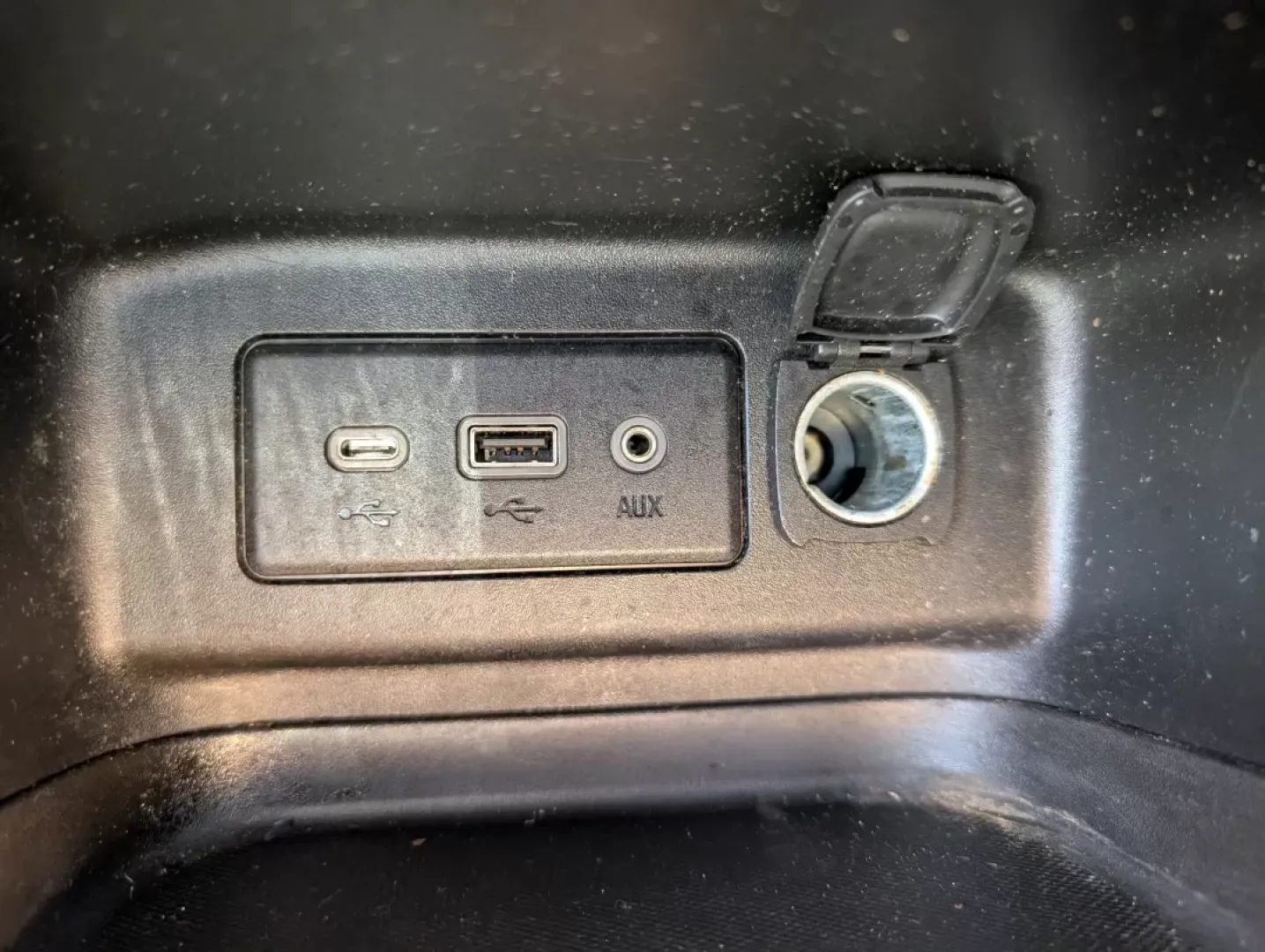 2020 /Jet Black Chevrolet Equinox LT (2GNAXTEVXL6) with an Other engine, located at 3959 U.S. 80 W, Phenix City, AL, 36870, (334) 297-4885, 32.469296, -85.135185 - **Elevate Your Adventures with the 2020 Chevrolet Equinox LT at Gils Auto in Phenix City, AL!**<br /> <br /> Are you ready to embrace a lifestyle filled with adventure, family outings, and everyday convenience? The 2020 Chevrolet Equinox LT, available at Gils Auto located at 3959 U.S. 80 W, Phenix C - Photo#12