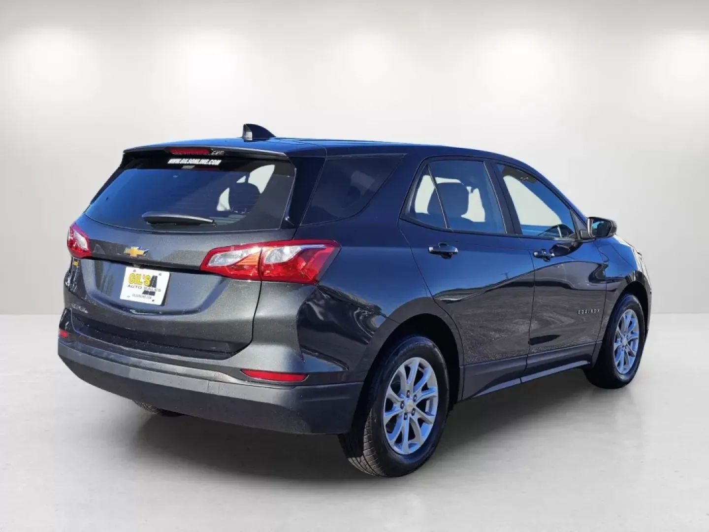 2020 /Medium Ash Gray Chevrolet Equinox LS (2GNAXHEV0L6) with an Other engine, located at 1430 Gateway Drive, Opelika, AL, 36801, (334) 239-0944, 32.637871, -85.409790 - **Discover Your Adventurous Side with the 2020 Chevrolet Equinox LS at Gils Auto!** <br /> <br /> If you're searching for a reliable vehicle that can enhance your lifestyle-whether you're a busy professional commuting through Phenix City or a growing family embarking on weekend adventures-the 2020 C - Photo#5