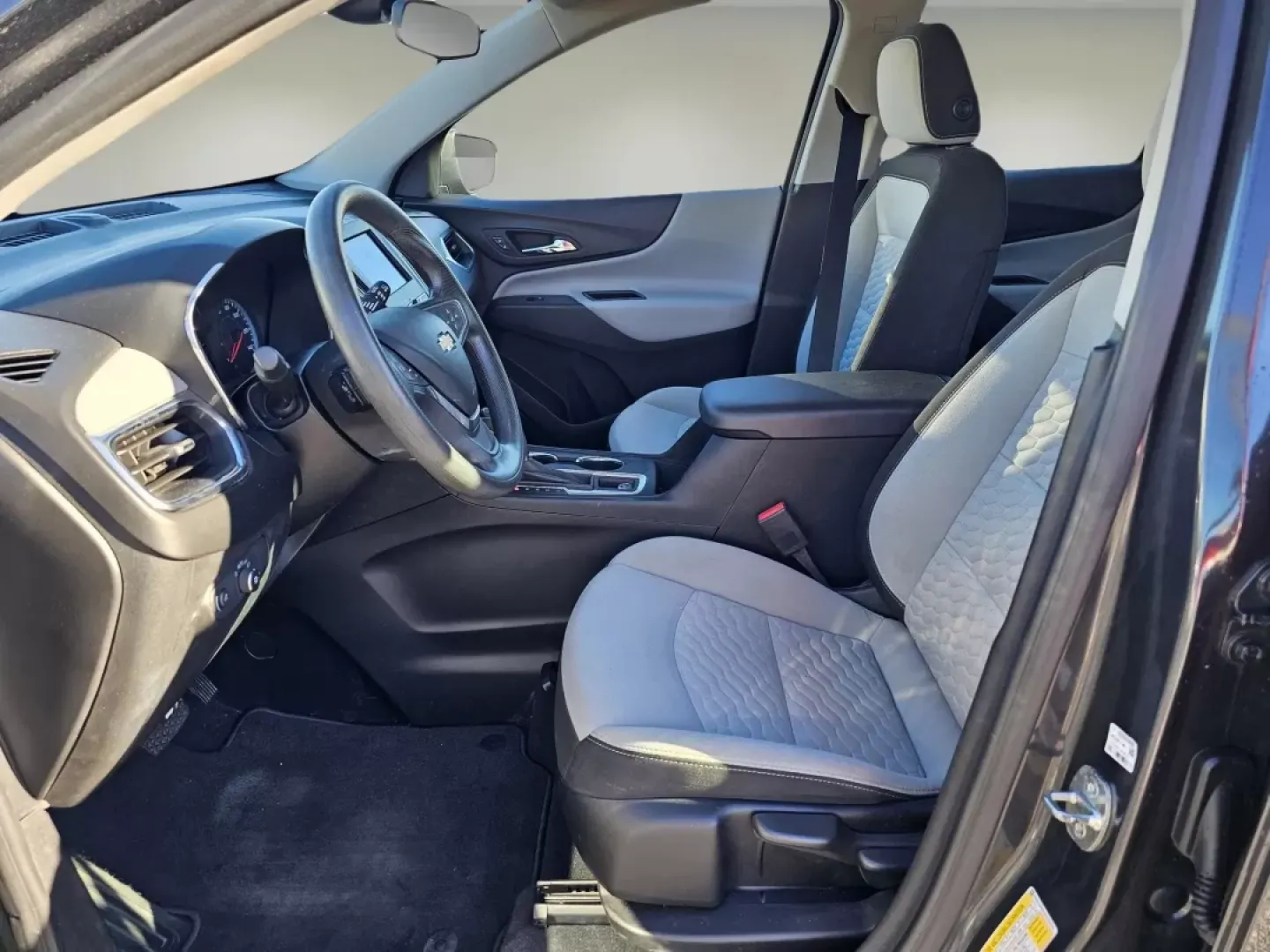 2020 /Medium Ash Gray Chevrolet Equinox LS (2GNAXHEV0L6) with an Other engine, located at 1430 Gateway Drive, Opelika, AL, 36801, (334) 239-0944, 32.637871, -85.409790 - **Discover Your Adventurous Side with the 2020 Chevrolet Equinox LS at Gils Auto!** <br /> <br /> If you're searching for a reliable vehicle that can enhance your lifestyle-whether you're a busy professional commuting through Phenix City or a growing family embarking on weekend adventures-the 2020 C - Photo#10