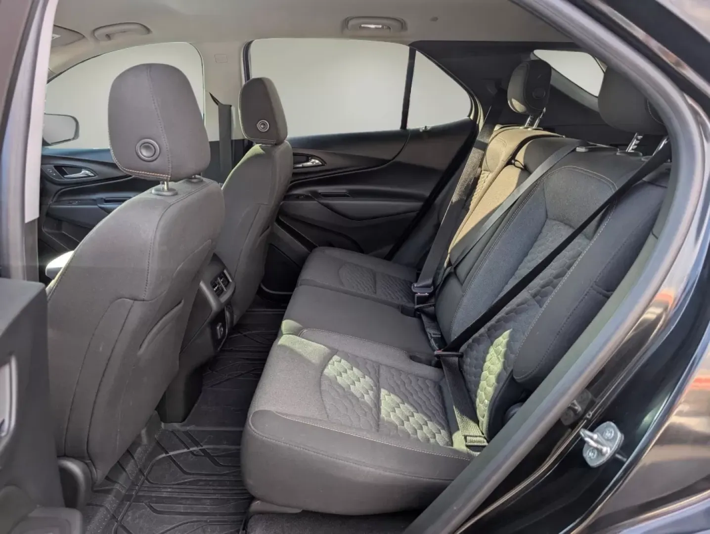 2020 /Jet Black Chevrolet Equinox LT (2GNAXKEV7L6) with an Other engine, located at 3959 U.S. 80 W, Phenix City, AL, 36870, (334) 297-4885, 32.469296, -85.135185 - Are you ready to elevate your driving experience? Imagine yourself and your family embarking on weekend adventures or navigating daily commutes in style and comfort. With the 2020 Chevrolet Equinox LT, you can do just that! This versatile SUV is perfect for growing families, budget-conscious buyers, - Photo#11