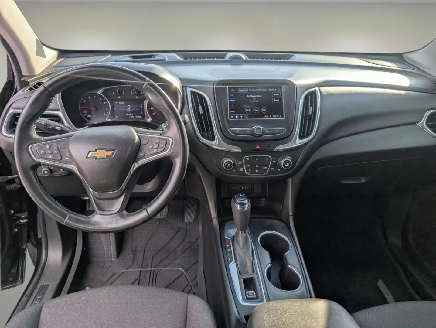 2020 /Jet Black Chevrolet Equinox LT (2GNAXKEV7L6) with an Other engine, located at 3959 U.S. 80 W, Phenix City, AL, 36870, (334) 297-4885, 32.469296, -85.135185 - Are you ready to elevate your driving experience? Imagine yourself and your family embarking on weekend adventures or navigating daily commutes in style and comfort. With the 2020 Chevrolet Equinox LT, you can do just that! This versatile SUV is perfect for growing families, budget-conscious buyers, - Photo#12