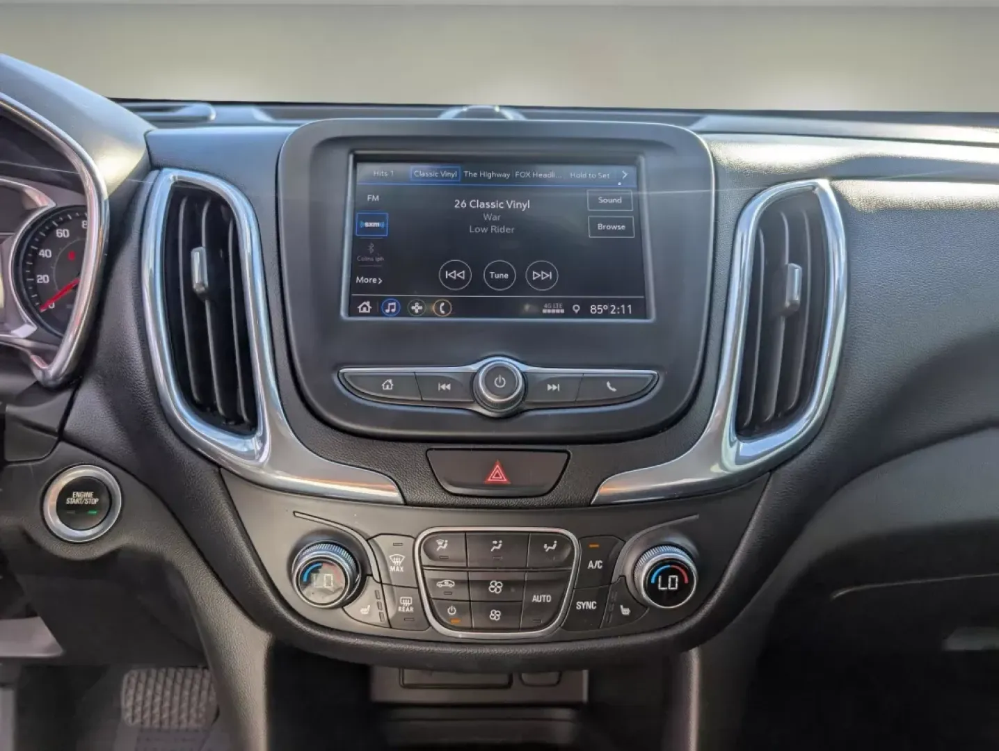 2020 /Jet Black Chevrolet Equinox LT (2GNAXKEV7L6) with an Other engine, located at 3959 U.S. 80 W, Phenix City, AL, 36870, (334) 297-4885, 32.469296, -85.135185 - Are you ready to elevate your driving experience? Imagine yourself and your family embarking on weekend adventures or navigating daily commutes in style and comfort. With the 2020 Chevrolet Equinox LT, you can do just that! This versatile SUV is perfect for growing families, budget-conscious buyers, - Photo#15