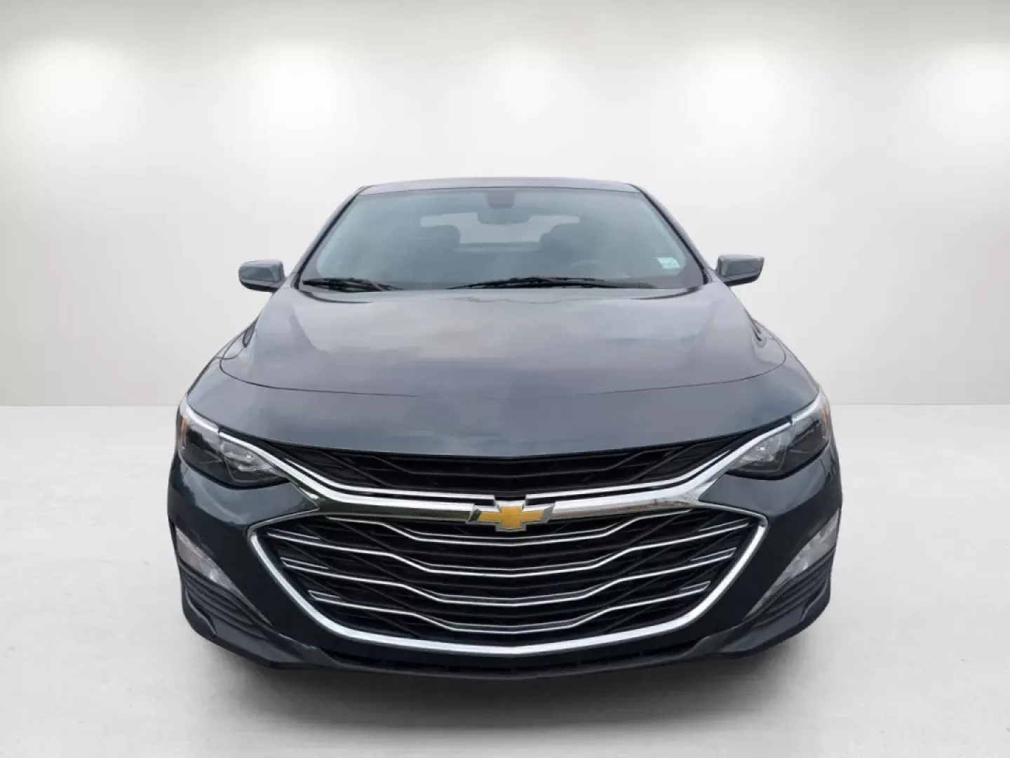 2020 /Jet Black Chevrolet Malibu LT (1G1ZD5ST0LF) with an Other engine, located at 3959 U.S. 80 W, Phenix City, AL, 36870, (334) 297-4885, 32.469296, -85.135185 - Experience the joy of driving with the 2020 Chevrolet Malibu LT, now available at Gils Auto in Phenix City, AL! This stylish sedan is perfect for those who appreciate comfort and efficiency, making it an ideal choice for families on the go, daily commuters, or anyone seeking a reliable vehicle for w - Photo#2