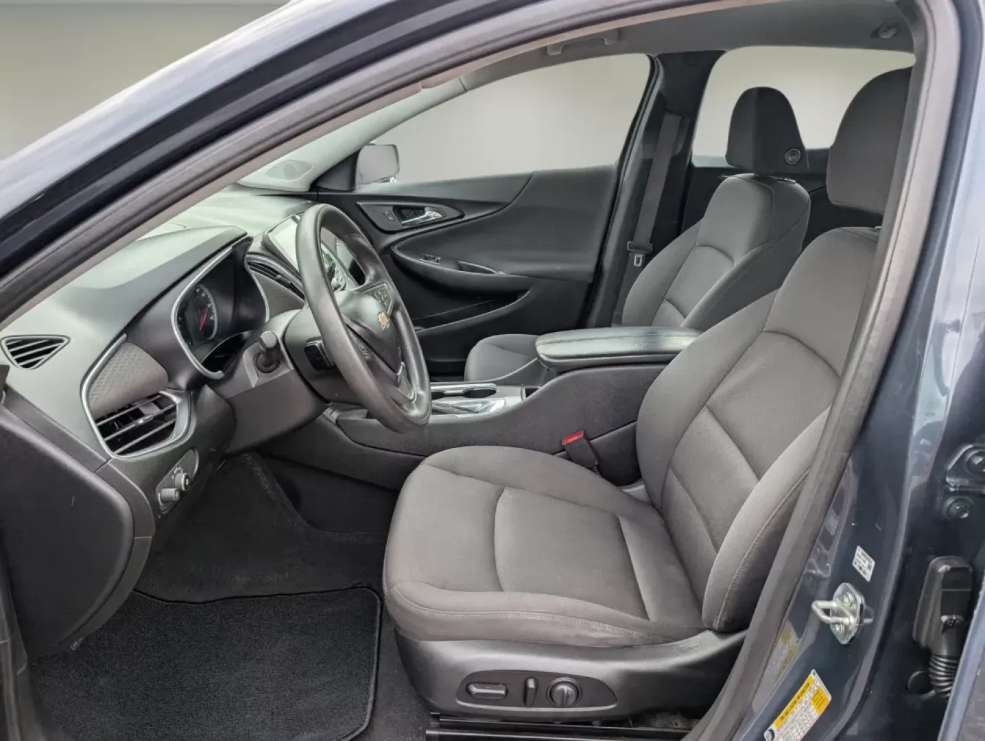 2020 /Jet Black Chevrolet Malibu LT (1G1ZD5ST0LF) with an Other engine, located at 3959 U.S. 80 W, Phenix City, AL, 36870, (334) 297-4885, 32.469296, -85.135185 - Experience the joy of driving with the 2020 Chevrolet Malibu LT, now available at Gils Auto in Phenix City, AL! This stylish sedan is perfect for those who appreciate comfort and efficiency, making it an ideal choice for families on the go, daily commuters, or anyone seeking a reliable vehicle for w - Photo#10