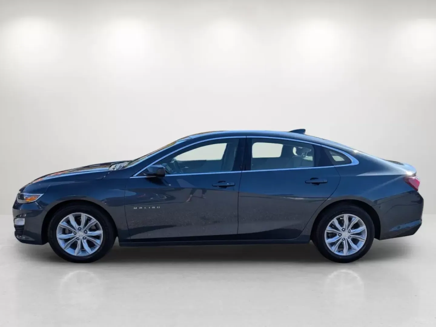 2020 /Dark Atmosphere/ Medium Ash Gray Chevrolet Malibu LT (1G1ZD5ST0LF) with an Other engine, located at 5115 14th Ave., Columbus, GA, 31904, (706) 323-0345, 32.511494, -84.971046 - Discover the perfect blend of comfort, technology, and style with the 2020 Chevrolet Malibu LT, now available at Gils Auto in Phenix City, AL. This sedan is not just a means of transportation; it's your ticket to a better lifestyle. Whether you're commuting to work, running errands in nearby neighbo - Photo#7