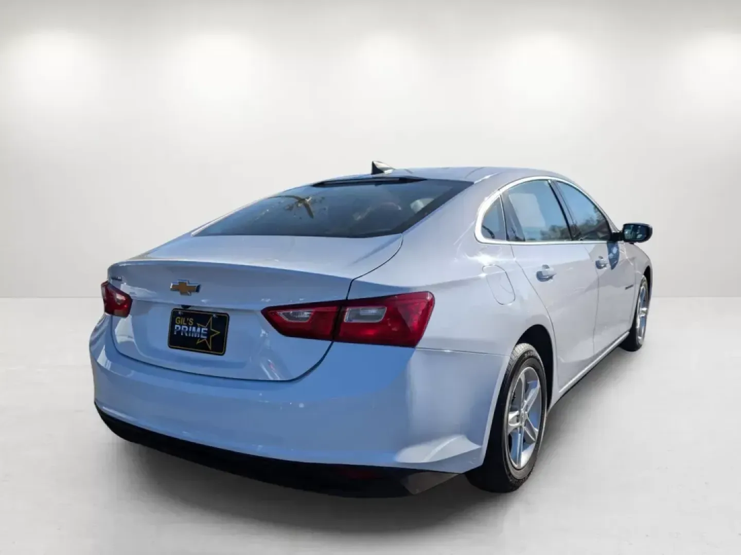 2020 /Dark Atmosphere/ Medium Ash Gray Chevrolet Malibu LS (1G1ZB5STXLF) with an Turbocharged Gas I4 1.5L/91 engine, 1-Speed Automatic transmission, located at 5115 14th Ave., Columbus, GA, 31904, (706) 323-0345, 32.511494, -84.971046 - ### Discover Your Next Adventure with the 2020 Chevrolet Malibu at Gils Auto - Columbus<br /> <br /> Are you in search of a reliable sedan that balances style, comfort, and advanced technology? Look no further! The 2020 Chevrolet Malibu is the perfect vehicle for commuters, growing families, and any - Photo#4