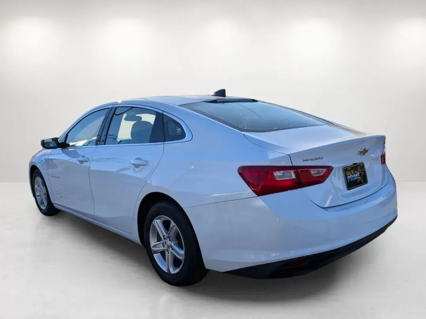 2020 /Dark Atmosphere/ Medium Ash Gray Chevrolet Malibu LS (1G1ZB5STXLF) with an Turbocharged Gas I4 1.5L/91 engine, 1-Speed Automatic transmission, located at 5115 14th Ave., Columbus, GA, 31904, (706) 323-0345, 32.511494, -84.971046 - ### Discover Your Next Adventure with the 2020 Chevrolet Malibu at Gils Auto - Columbus<br /> <br /> Are you in search of a reliable sedan that balances style, comfort, and advanced technology? Look no further! The 2020 Chevrolet Malibu is the perfect vehicle for commuters, growing families, and any - Photo#6