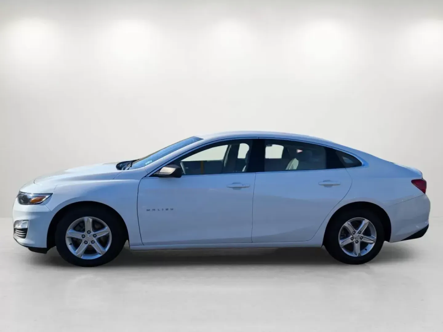 2020 /Dark Atmosphere/ Medium Ash Gray Chevrolet Malibu LS (1G1ZB5STXLF) with an Turbocharged Gas I4 1.5L/91 engine, 1-Speed Automatic transmission, located at 5115 14th Ave., Columbus, GA, 31904, (706) 323-0345, 32.511494, -84.971046 - ### Discover Your Next Adventure with the 2020 Chevrolet Malibu at Gils Auto - Columbus<br /> <br /> Are you in search of a reliable sedan that balances style, comfort, and advanced technology? Look no further! The 2020 Chevrolet Malibu is the perfect vehicle for commuters, growing families, and any - Photo#7