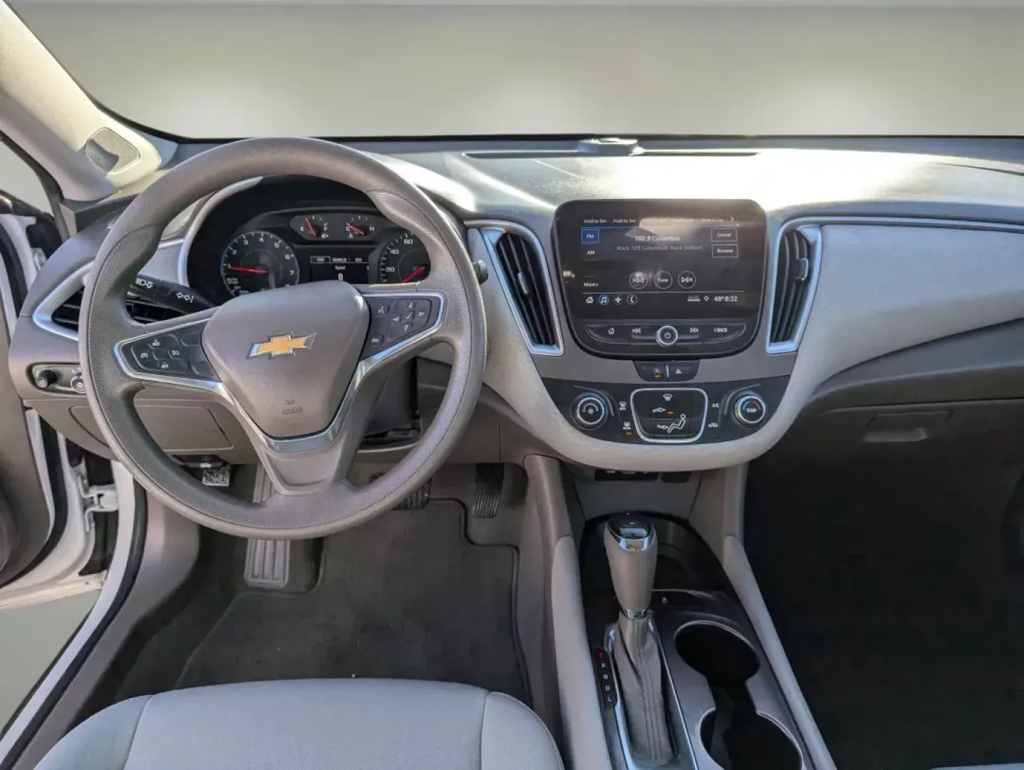 2020 /Dark Atmosphere/ Medium Ash Gray Chevrolet Malibu LS (1G1ZB5STXLF) with an Turbocharged Gas I4 1.5L/91 engine, 1-Speed Automatic transmission, located at 5115 14th Ave., Columbus, GA, 31904, (706) 323-0345, 32.511494, -84.971046 - ### Discover Your Next Adventure with the 2020 Chevrolet Malibu at Gils Auto - Columbus<br /> <br /> Are you in search of a reliable sedan that balances style, comfort, and advanced technology? Look no further! The 2020 Chevrolet Malibu is the perfect vehicle for commuters, growing families, and any - Photo#10