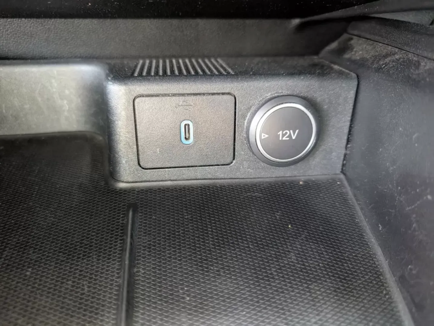 2020 Ford Escape Titanium (1FMCU9J94LU) with an Other engine, located at 3959 U.S. 80 W, Phenix City, AL, 36870, (334) 297-4885, 32.469296, -85.135185 - 2020 Ford Escape Titanium - Photo#13