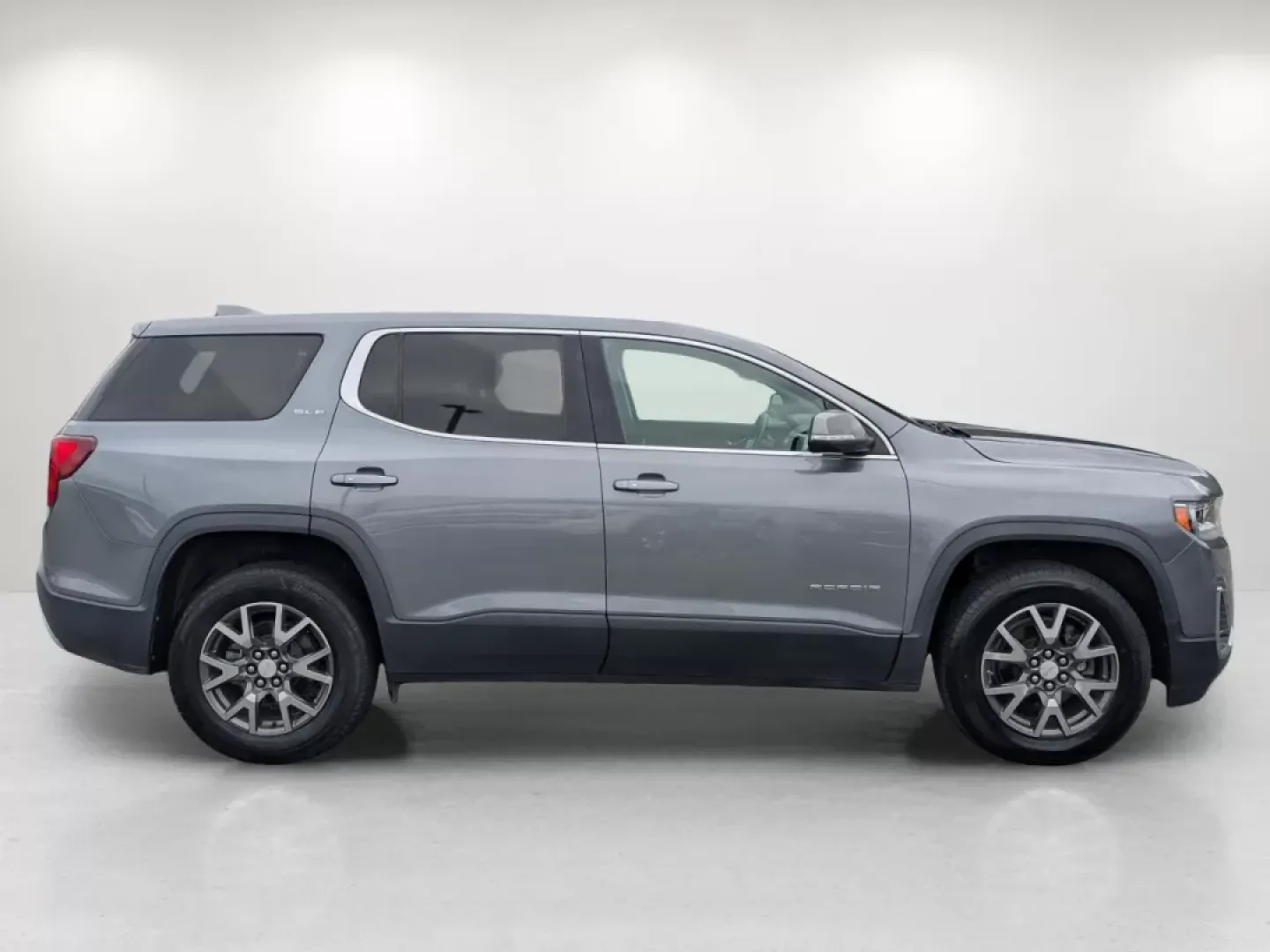 2020 /Jet Black GMC Acadia SLE (1GKKNRL47LZ) with an Other engine, located at 3959 U.S. 80 W, Phenix City, AL, 36870, (334) 297-4885, 32.469296, -85.135185 - 2020 GMC Acadia SLE - Photo#3