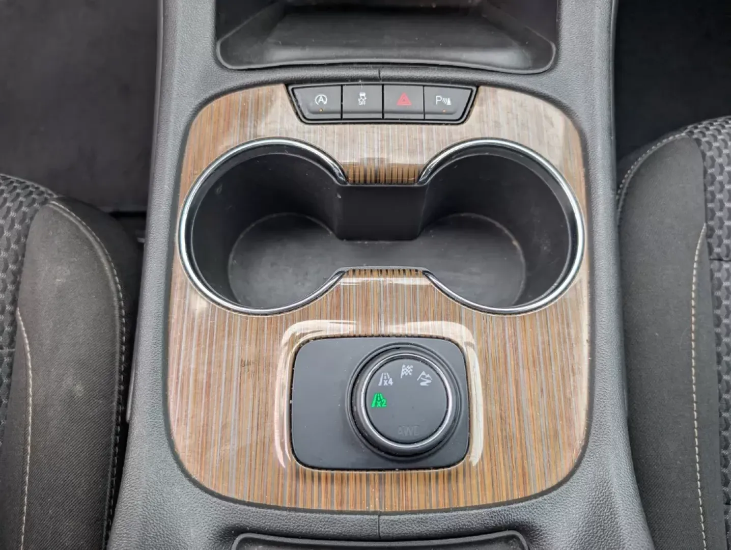 2020 /Jet Black GMC Acadia SLE (1GKKNRL47LZ) with an Other engine, located at 3959 U.S. 80 W, Phenix City, AL, 36870, (334) 297-4885, 32.469296, -85.135185 - 2020 GMC Acadia SLE - Photo#13