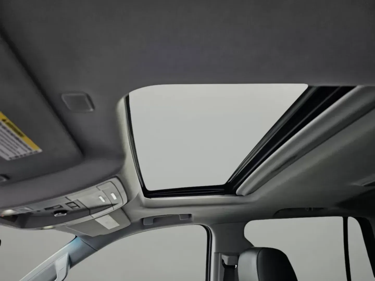 2020 /Jet Black GMC Yukon SLT (1GKS2BKCXLR) with an Other engine, located at 804 22nd Ave, Phenix City, AL, 36870, (334) 297-1860, 32.484749, -85.024475 - Embark on your next family adventure or tackle daily commutes with confidence in this stunning 2020 GMC Yukon SLT, now available at Gils Auto in Phenix City, AL. Whether you're shuttling kids to school, planning a weekend getaway, or simply need a reliable vehicle for your daily travels, this SUV is - Photo#10