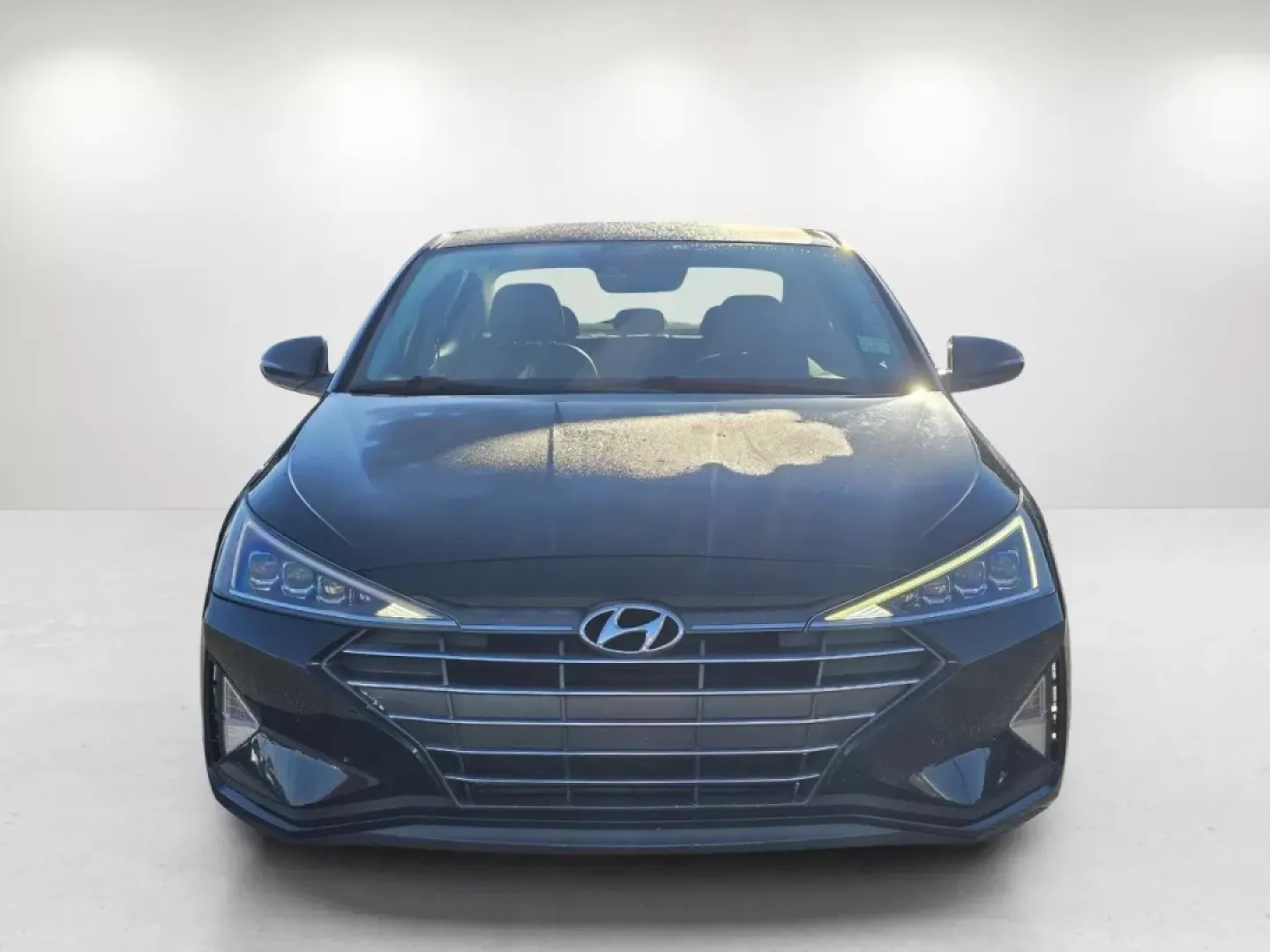 2020 /Gray Hyundai Elantra Limited (5NPD84LF5LH) with an Other engine, located at 1430 Gateway Drive, Opelika, AL, 36801, (334) 239-0944, 32.637871, -85.409790 - **Drive Your Future with the 2020 Hyundai Elantra Limited Perfect for Everyday Adventures!**<br /> <br /> Are you ready to elevate your daily commute or weekend getaway? Look no further than the stunning 2020 Hyundai Elantra Limited, now available at Gils Auto, your trusted Buy Here Pay Here dealer - Photo#1