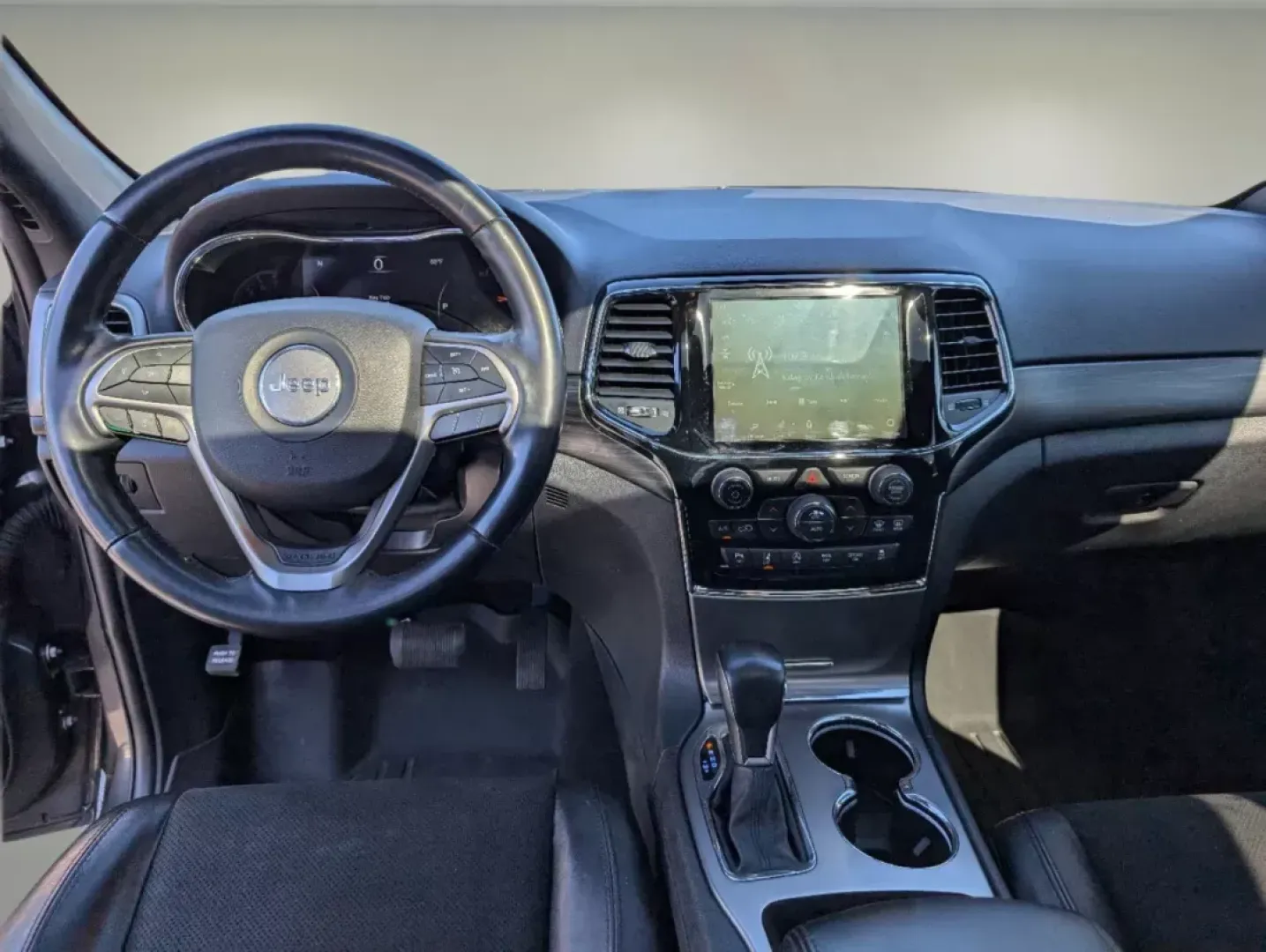 2020 /Black Jeep Grand Cherokee Altitude (1C4RJEAG5LC) with an Regular Unleaded V-6 3.6 L/220 engine, 8-Speed Automatic w/OD transmission, located at 7000 Northlake Connector, Columbus, GA, 31904, (706) 987-8085, 32.524975, -84.978134 - 2020 Jeep Grand Cherokee Altitude - Photo#11