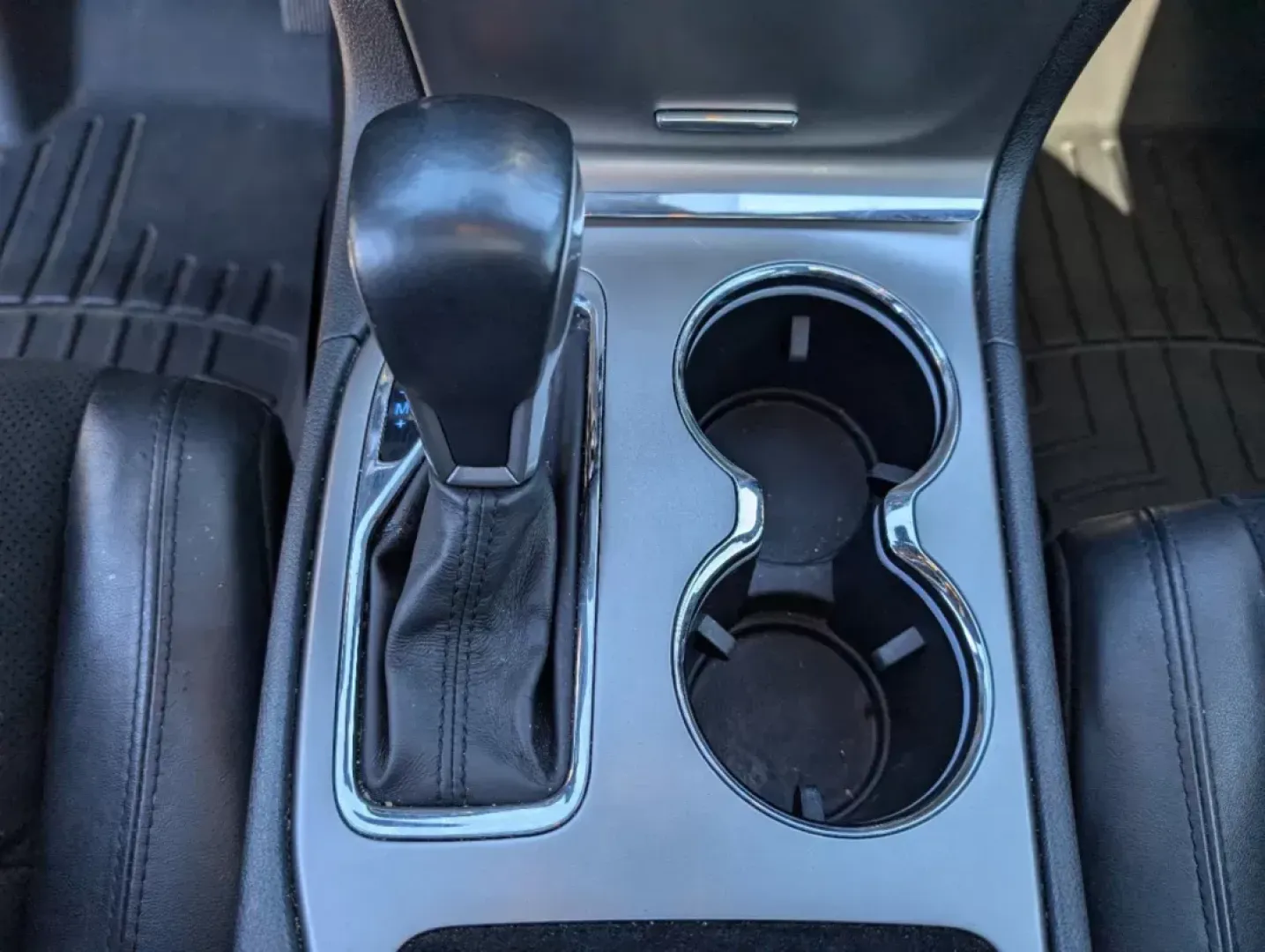 2020 /Black Jeep Grand Cherokee Altitude (1C4RJEAG5LC) with an Regular Unleaded V-6 3.6 L/220 engine, 8-Speed Automatic w/OD transmission, located at 7000 Northlake Connector, Columbus, GA, 31904, (706) 987-8085, 32.524975, -84.978134 - 2020 Jeep Grand Cherokee Altitude - Photo#12