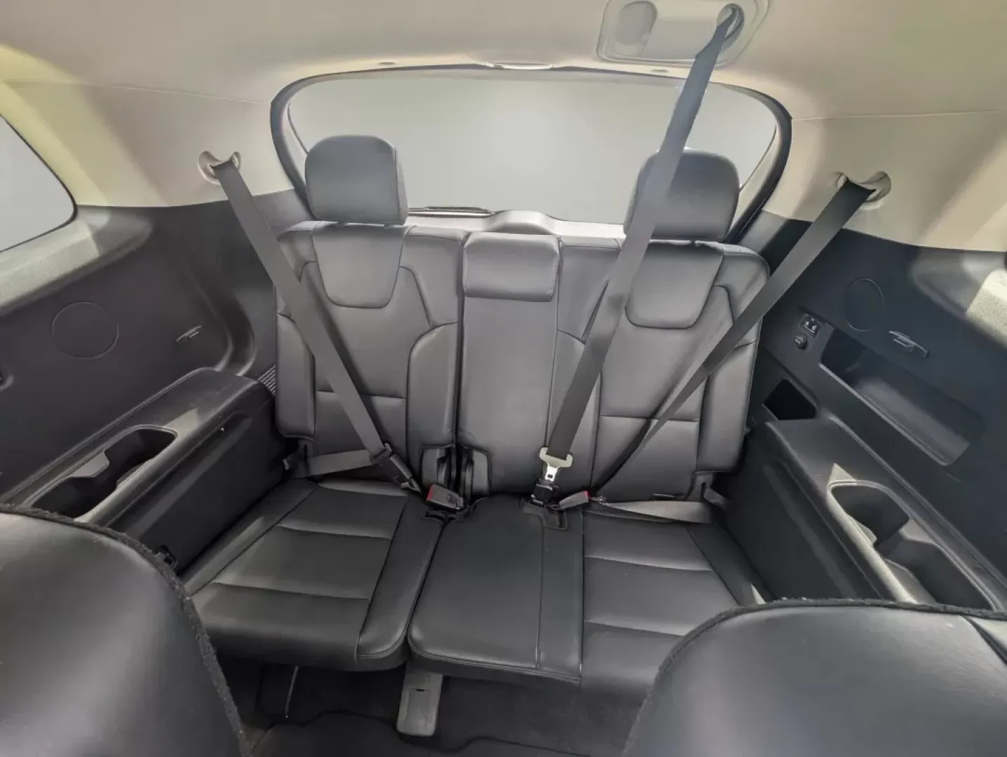 2020 /Black Kia Telluride S (5XYP64HC0LG) with an Other engine, located at 1430 Gateway Drive, Opelika, AL, 36801, (334) 239-0944, 32.637871, -85.409790 - ### Discover Your Next Adventure with the 2020 Kia Telluride at Gils Auto!<br /> <br /> If you're searching for the perfect vehicle to elevate your family's adventures or streamline your daily commute, look no further than the stunning **2020 Kia Telluride** available at **Gils Auto** in **Phenix Ci - Photo#11