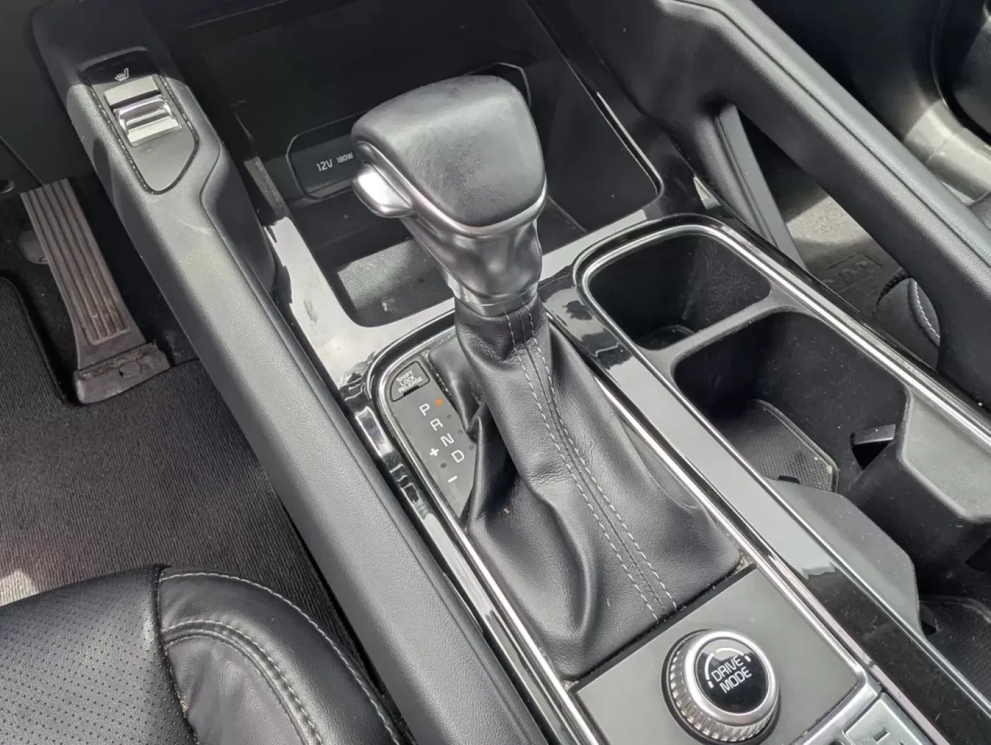 2020 /Black Kia Telluride S (5XYP64HC0LG) with an Other engine, located at 1430 Gateway Drive, Opelika, AL, 36801, (334) 239-0944, 32.637871, -85.409790 - ### Discover Your Next Adventure with the 2020 Kia Telluride at Gils Auto!<br /> <br /> If you're searching for the perfect vehicle to elevate your family's adventures or streamline your daily commute, look no further than the stunning **2020 Kia Telluride** available at **Gils Auto** in **Phenix Ci - Photo#16