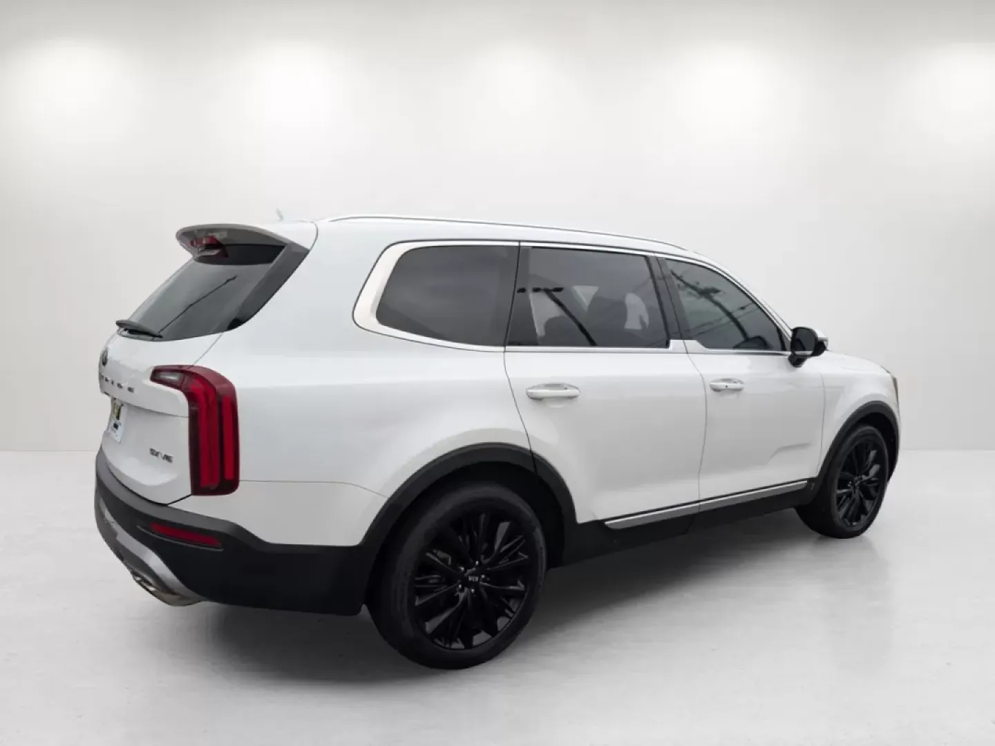2020 /Black Kia Telluride SX (5XYP5DHC4LG) with an Other engine, located at 1430 Gateway Drive, Opelika, AL, 36801, (334) 239-0944, 32.637871, -85.409790 - Discover the perfect blend of luxury and practicality with this **2020 Kia Telluride SX**, available now at **Gils Auto** in Phenix City, AL. Imagine hitting the road for unforgettable family adventures in this spacious and stylish SUV, designed to accommodate everyone comfortably while turning head - Photo#4