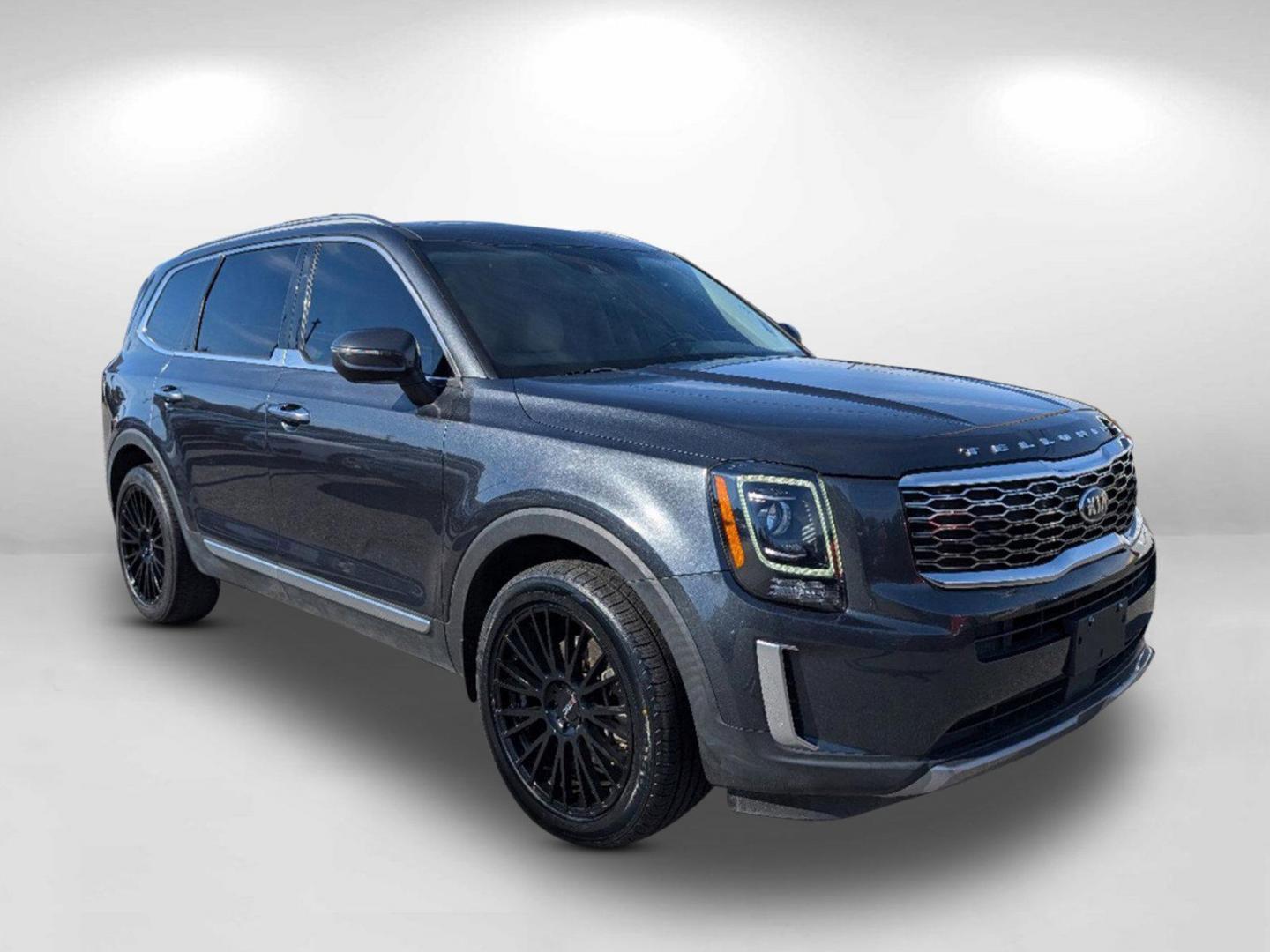 2020 /Gray Kia Telluride S (5XYP6DHC7LG) with an Regular Unleaded V-6 3.8 L/231 engine, 8-Speed Automatic w/OD transmission, located at 5115 14th Ave., Columbus, GA, 31904, (706) 323-0345, 32.511494, -84.971046 - 2020 Kia Telluride S - Photo#4