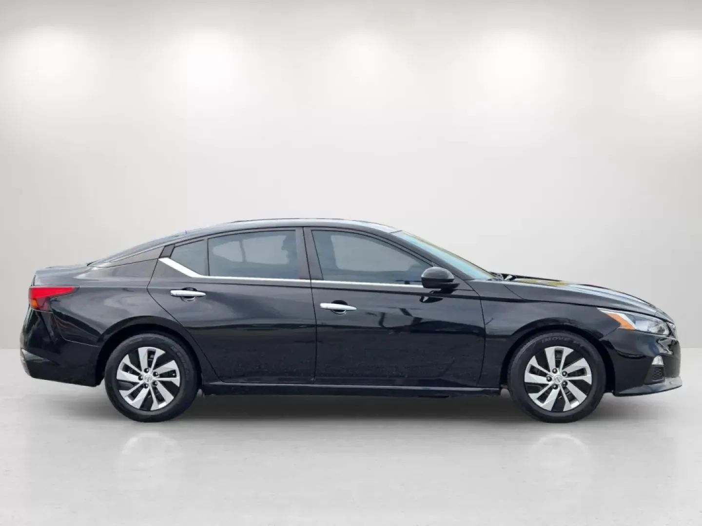 2020 /Charcoal Nissan Altima 2.5 S (1N4BL4BV2LC) with an Other engine, located at 3959 U.S. 80 W, Phenix City, AL, 36870, (334) 297-4885, 32.469296, -85.135185 - Discover the perfect blend of style, comfort, and reliability with the 2020 Nissan Altima 2.5 S, an ideal sedan for both daily commuters and growing families. This vehicle not only elevates your driving experience but also enhances your lifestyle with its impressive features and fuel efficiency. At - Photo#5