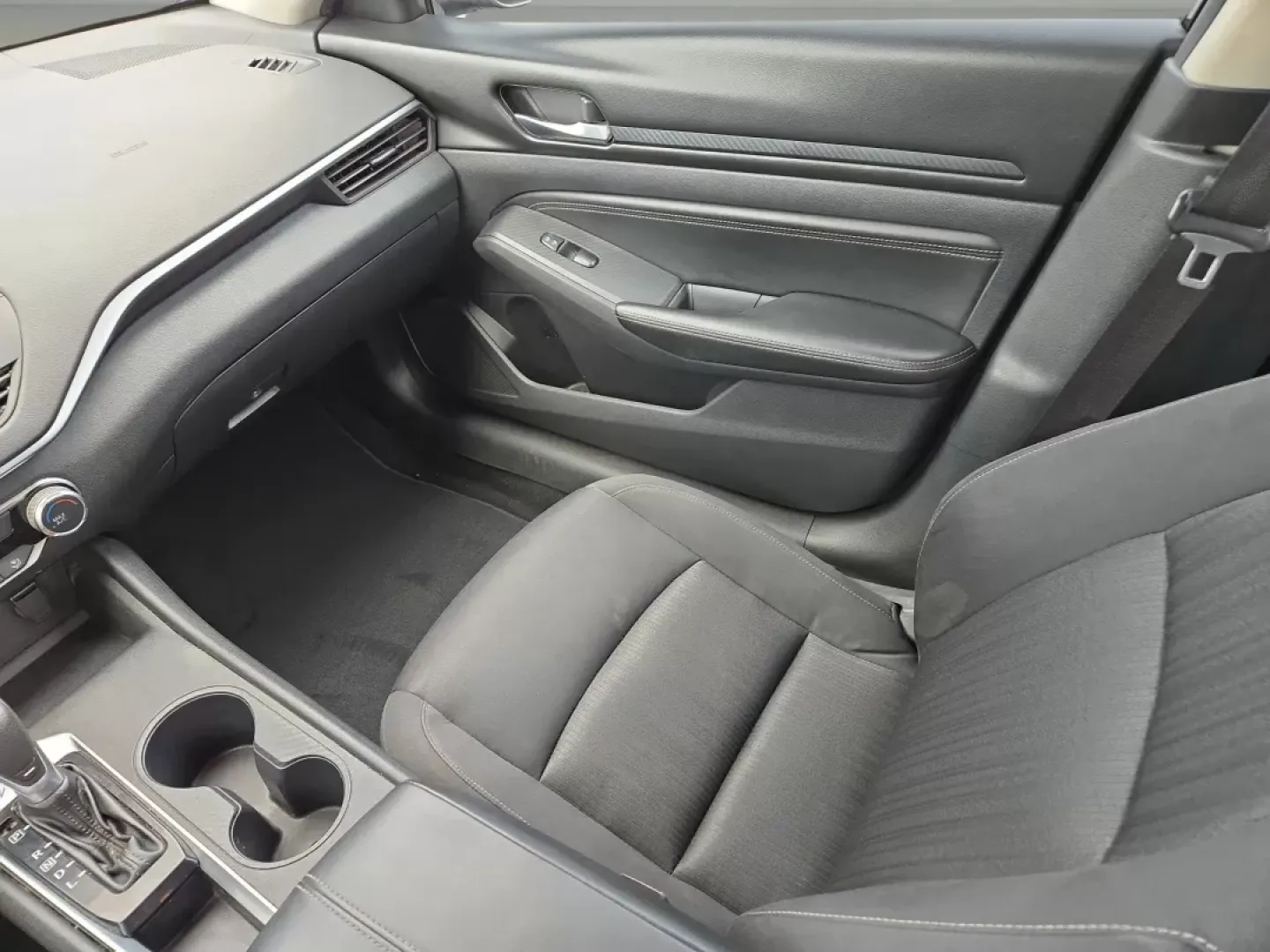 2020 /Charcoal Nissan Altima 2.5 S (1N4BL4BV2LC) with an Other engine, located at 3959 U.S. 80 W, Phenix City, AL, 36870, (334) 297-4885, 32.469296, -85.135185 - Discover the perfect blend of style, comfort, and reliability with the 2020 Nissan Altima 2.5 S, an ideal sedan for both daily commuters and growing families. This vehicle not only elevates your driving experience but also enhances your lifestyle with its impressive features and fuel efficiency. At - Photo#15