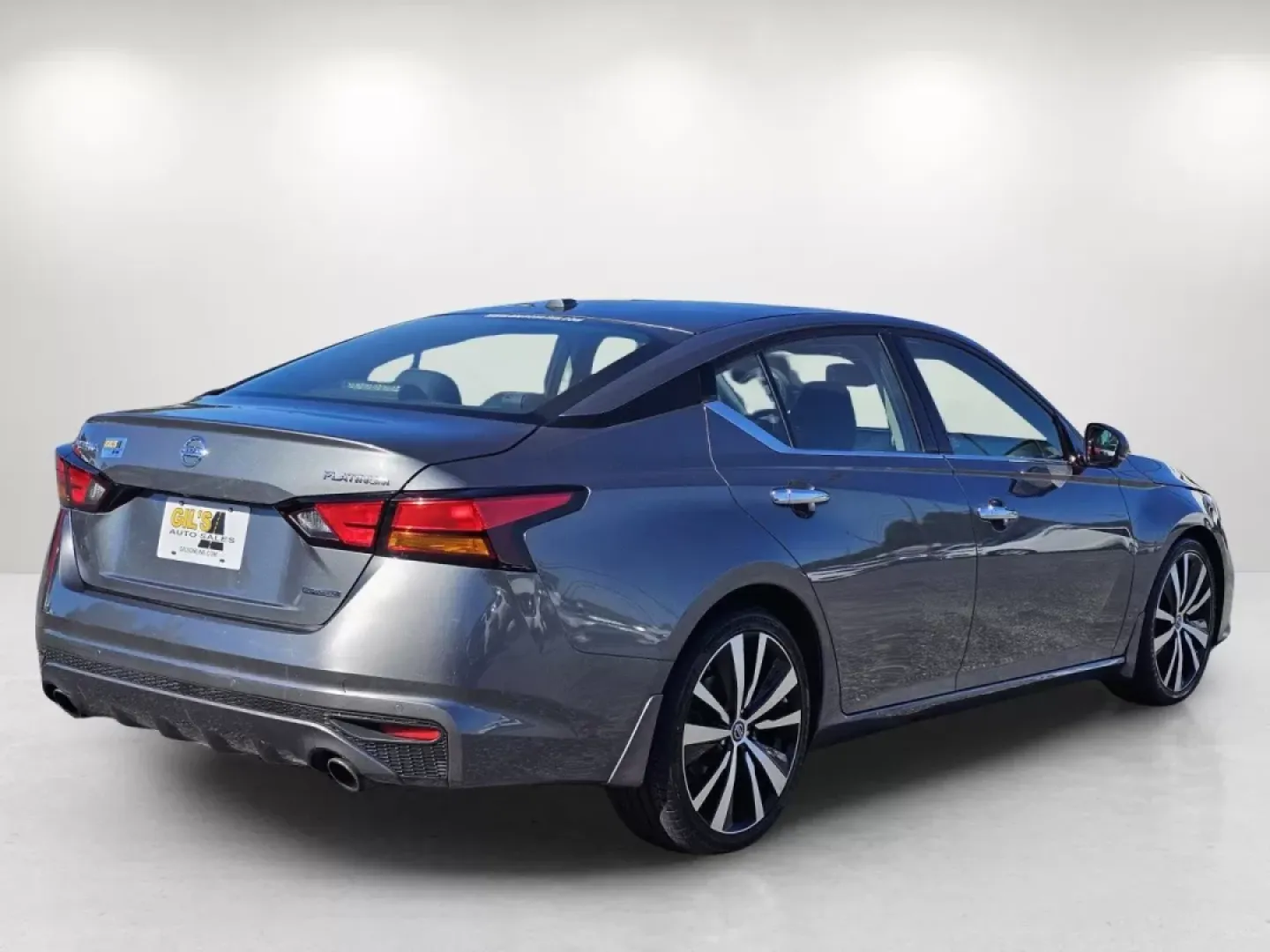 2020 /Charcoal Nissan Altima 2.0 Platinum (1N4AL4FV3LC) with an Other engine, located at 1430 Gateway Drive, Opelika, AL, 36801, (334) 239-0944, 32.637871, -85.409790 - **Experience the 2020 Nissan Altima 2.0 Platinum: Your Ideal Sedan for Modern Living!**<br /> <br /> Are you searching for a vehicle that perfectly combines style, reliability, and modern features? Look no further than the stunning 2020 Nissan Altima 2.0 Platinum, available now at Gils Auto in Opeli - Photo#8