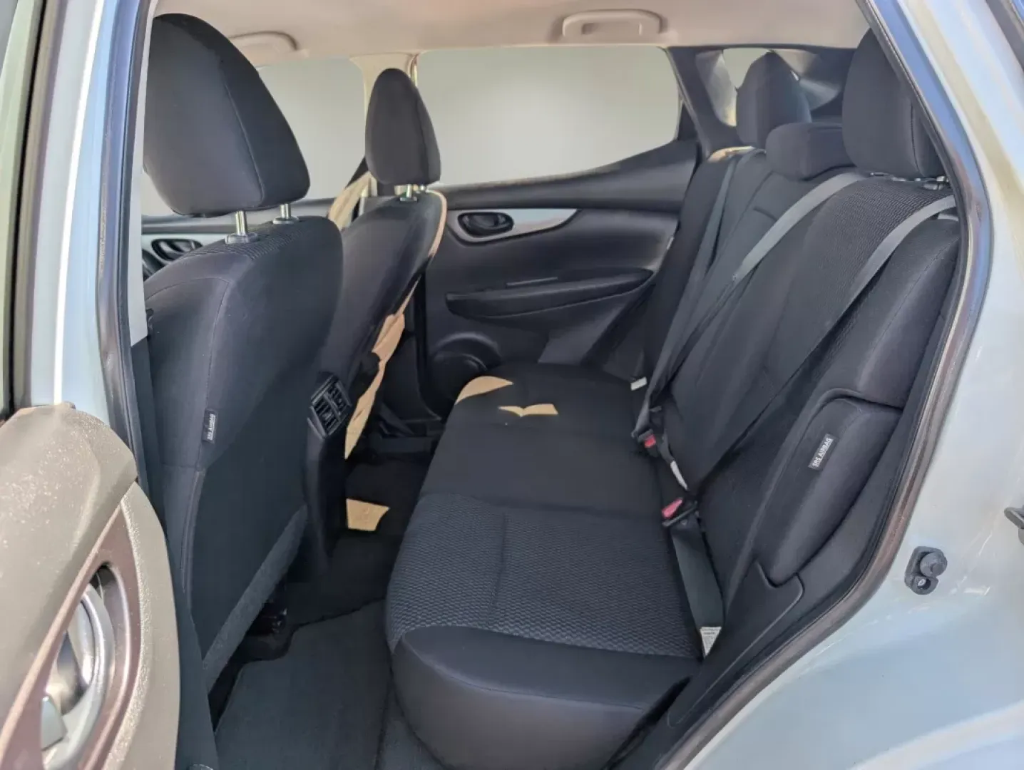 2020 /Charcoal Nissan Rogue S (JN1BJ1CV8LW) with an Other engine, located at 1430 Gateway Drive, Opelika, AL, 36801, (334) 239-0944, 32.637871, -85.409790 - Explore the perfect blend of adventure and practicality with this 2020 Nissan Rogue S, now available at Gils Auto in Phenix City, AL. Whether you're a growing family looking for a reliable SUV for school runs or weekend getaways, or a budget-conscious buyer needing a dependable vehicle, this Rogue i - Photo#10