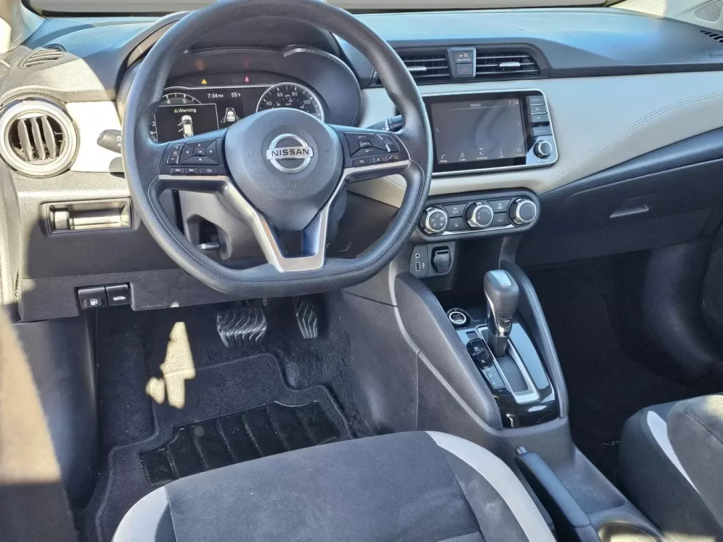 2020 /Graphite Nissan Versa SV (3N1CN8EV9LL) with an Other engine, located at 1430 Gateway Drive, Opelika, AL, 36801, (334) 239-0944, 32.637871, -85.409790 - **Elevate Your Daily Commute with the 2020 Nissan Versa SV at Gils Auto!**<br /> <br /> If you're seeking a reliable, stylish, and budget-friendly sedan for your daily commute or weekend getaways, look no further than this 2020 Nissan Versa SV. This versatile vehicle not only offers impressive fuel - Photo#15