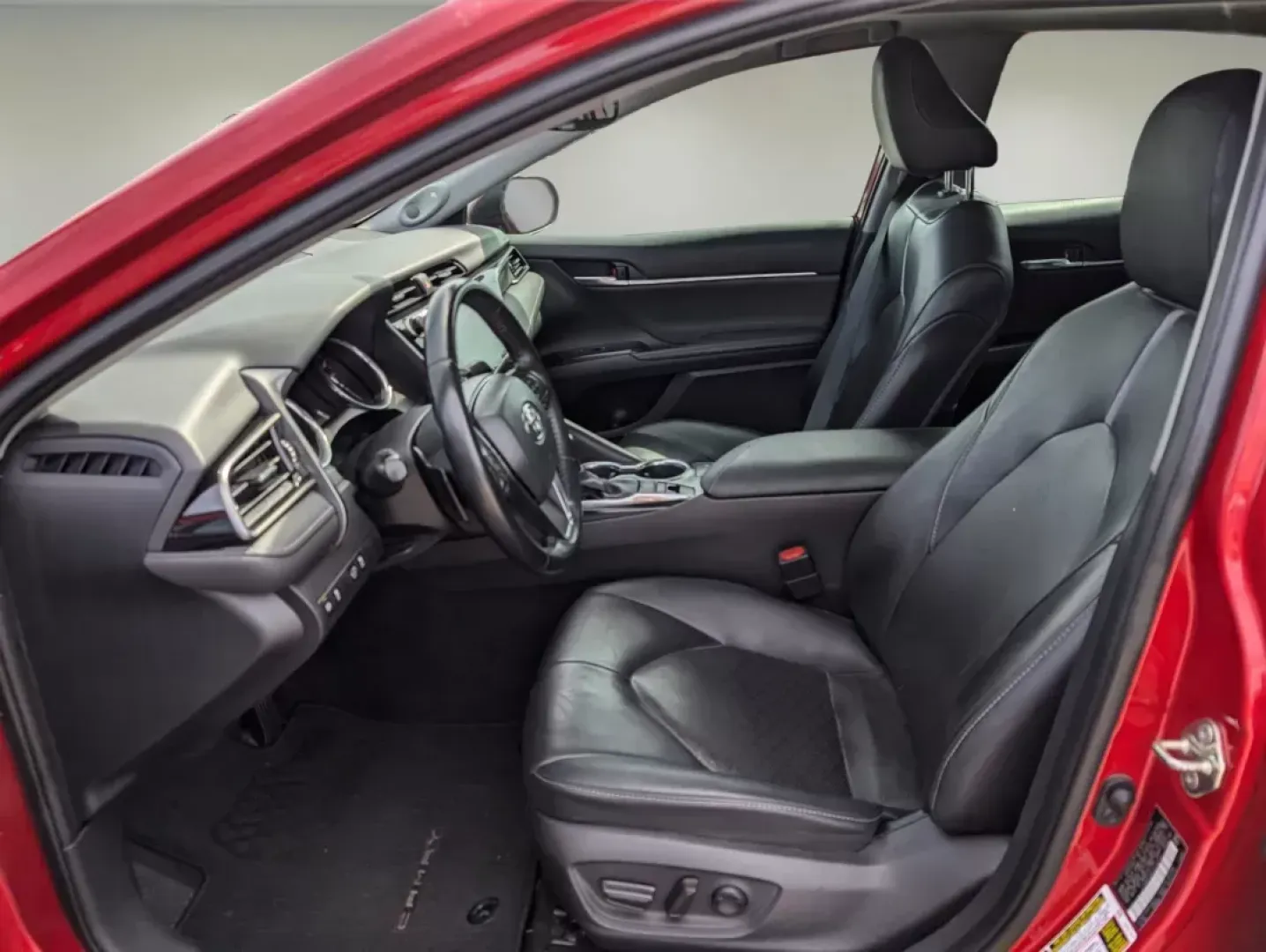 2020 Toyota Camry XSE (4T1K61AK2LU) with an Regular Unleaded I-4 2.5 L/152 engine, 8-Speed Automatic w/OD transmission, located at 3959 U.S. 80 W, Phenix City, AL, 36870, (334) 297-4885, 32.469296, -85.135185 - 2020 Toyota Camry XSE - Photo#9
