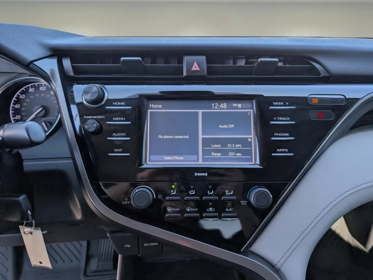 2020 Toyota Camry LE (4T1C11AK8LU) with an Other engine, located at 804 22nd Ave, Phenix City, AL, 36870, (334) 297-1860, 32.484749, -85.024475 - **Experience the Perfect Blend of Comfort and Reliability with the 2020 Toyota Camry LE at Gils Auto, Phenix City, AL!**<br /> <br /> Are you searching for a dependable vehicle that enhances your daily commute and fits seamlessly into your active lifestyle? Look no further than the stunning 2020 Toy - Photo#13