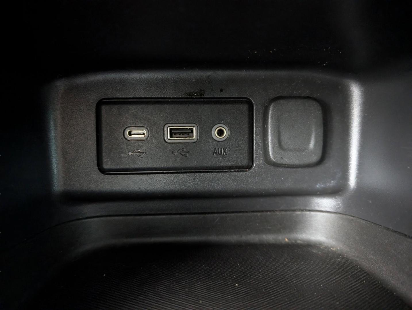 2021 /Jet Black Chevrolet Equinox LT (3GNAXKEVXMS) with an Turbocharged Gas I4 1.5L/92 engine, 6-Speed Automatic transmission, located at 3959 U.S. 80 W, Phenix City, AL, 36870, (334) 297-4885, 32.469296, -85.135185 - 2021 Chevrolet Equinox LT - Photo#15