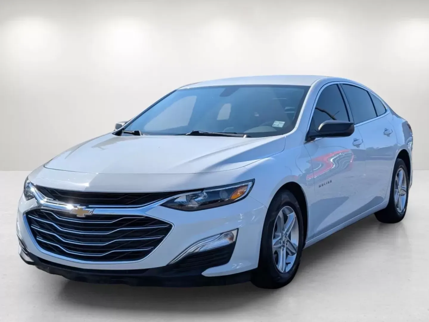 2021 /Dark Atmosphere/ Medium Ash Gray Chevrolet Malibu LS (1G1ZC5ST0MF) with an Other engine, located at 3959 U.S. 80 W, Phenix City, AL, 36870, (334) 297-4885, 32.469296, -85.135185 - **Elevate Your Everyday Commute with the 2021 Chevrolet Malibu LS**<br /> <br /> Are you looking for a reliable sedan that fits seamlessly into your busy lifestyle? Look no further than the 2021 Chevrolet Malibu LS, available now at Gils Auto in Phenix City, AL. Perfectly designed for daily commutes - Photo#1