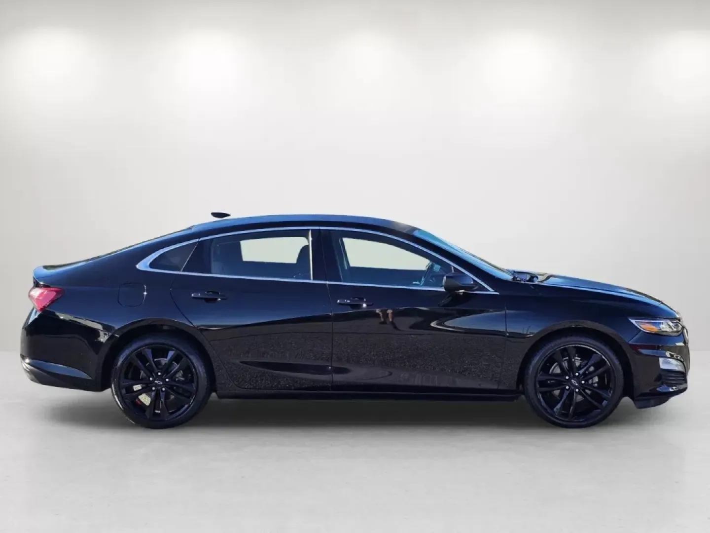 2021 /Jet Black Chevrolet Malibu LT (1G1ZD5ST3MF) with an Other engine, located at 7000 Northlake Connector, Columbus, GA, 31904, (706) 987-8085, 32.524975, -84.978134 - Are you in search of a vehicle that seamlessly blends style, comfort, and performance for your daily commute or weekend escapades? Look no further than this stunning 2021 Chevrolet Malibu LT, available now at Gils Auto-your trusted Buy Here Pay Here dealership in Phenix City, AL. Located convenientl - Photo#3