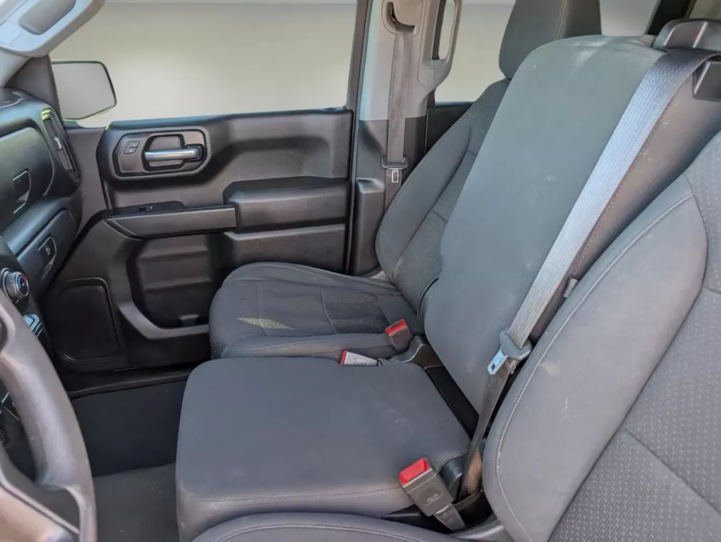 2021 /Jet Black Chevrolet Silverado 1500 Custom (1GCUYBEFXMZ) with an Other engine, located at 7000 Northlake Connector, Columbus, GA, 31904, (706) 987-8085, 32.524975, -84.978134 - Unleash your adventurous spirit with the 2021 Chevrolet Silverado 1500, an ideal companion whether you're navigating the daily grind or embarking on weekend getaways. Offering a perfect blend of rugged capability and modern technology, this pickup truck ensures comfort and performance, making it a t - Photo#9