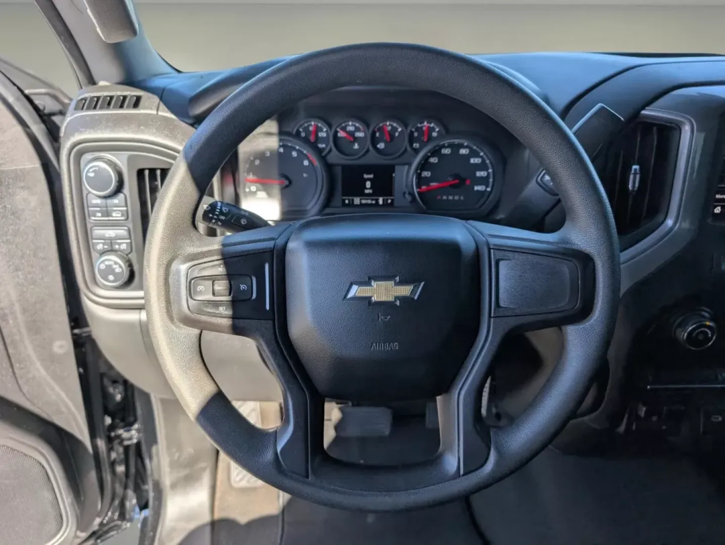 2021 /Jet Black Chevrolet Silverado 1500 Custom (1GCUYBEFXMZ) with an Other engine, located at 7000 Northlake Connector, Columbus, GA, 31904, (706) 987-8085, 32.524975, -84.978134 - Unleash your adventurous spirit with the 2021 Chevrolet Silverado 1500, an ideal companion whether you're navigating the daily grind or embarking on weekend getaways. Offering a perfect blend of rugged capability and modern technology, this pickup truck ensures comfort and performance, making it a t - Photo#15