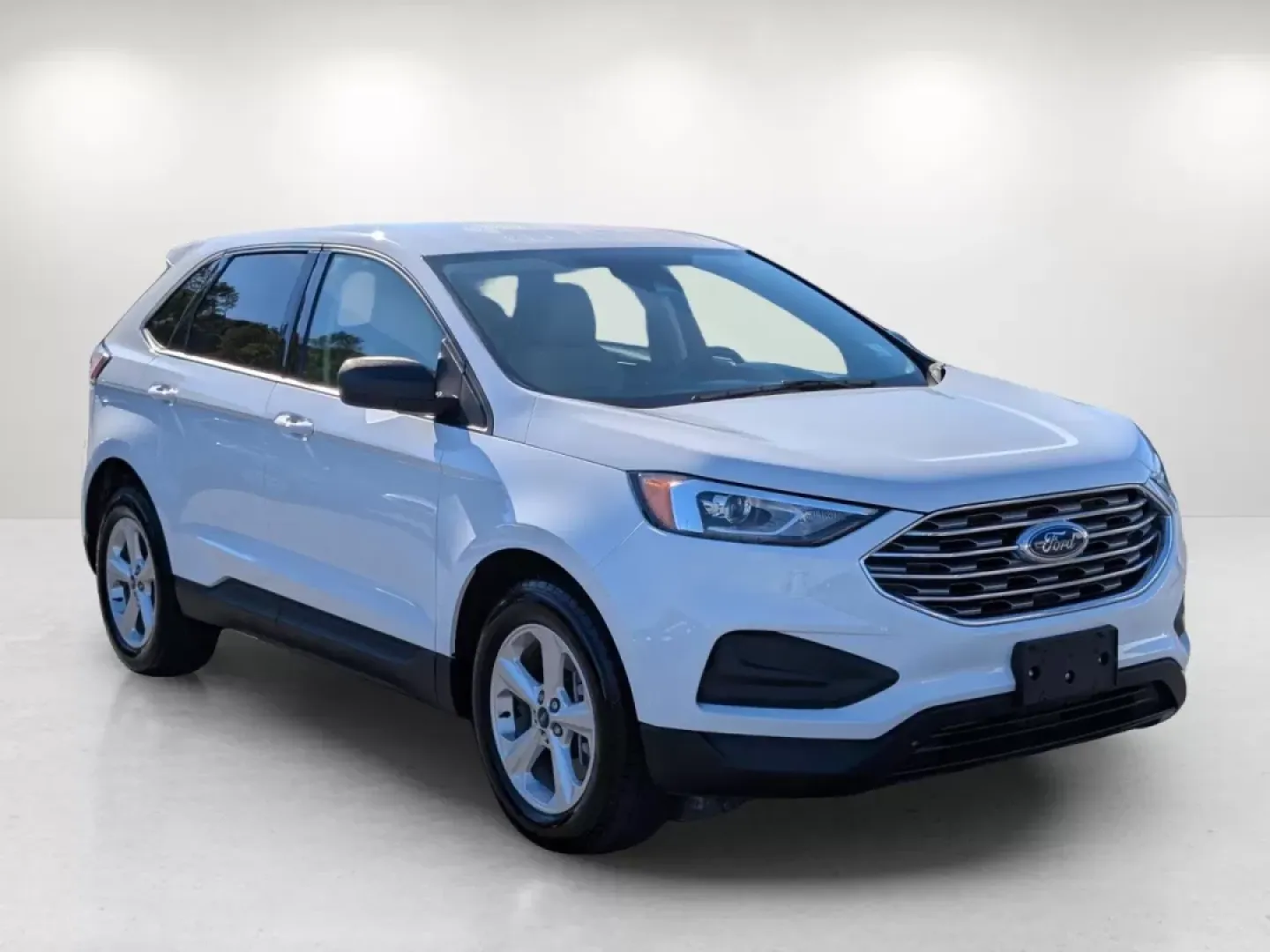 2021 Ford Edge SE (2FMPK3G99MB) with an Other engine, located at 5115 14th Ave., Columbus, GA, 31904, (706) 323-0345, 32.511494, -84.971046 - Are you in the market for a reliable and stylish SUV that fits your active lifestyle? Look no further than this 2021 Ford Edge SE, available now at Gils Auto in Phenix City, AL! With its spacious interior and impressive fuel efficiency, this SUV is perfect for growing families, daily commuters, or a - Photo#2