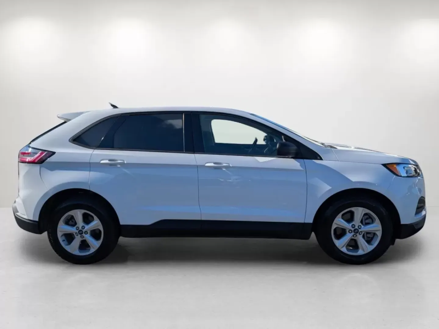 2021 Ford Edge SE (2FMPK3G99MB) with an Other engine, located at 5115 14th Ave., Columbus, GA, 31904, (706) 323-0345, 32.511494, -84.971046 - Are you in the market for a reliable and stylish SUV that fits your active lifestyle? Look no further than this 2021 Ford Edge SE, available now at Gils Auto in Phenix City, AL! With its spacious interior and impressive fuel efficiency, this SUV is perfect for growing families, daily commuters, or a - Photo#3