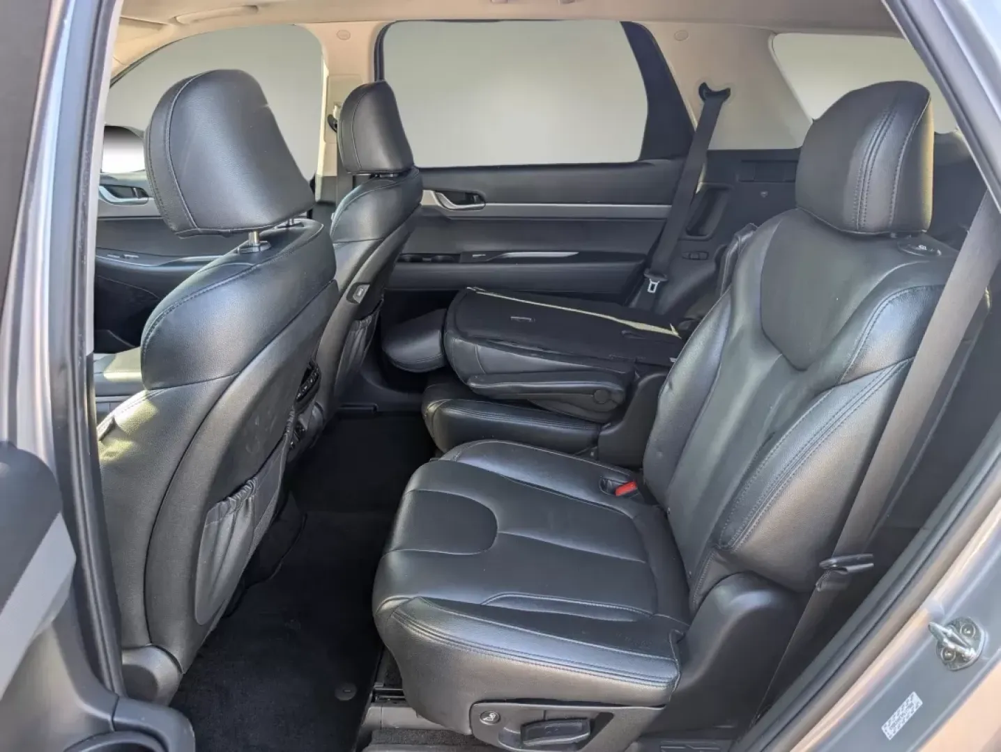 2021 /Black Hyundai Palisade SEL (KM8R34HE9MU) with an Other engine, located at 804 22nd Ave, Phenix City, AL, 36870, (334) 297-1860, 32.484749, -85.024475 - **Drive Your Family Adventures with the 2021 Hyundai Palisade SEL!** <br /> <br /> If you're looking for an SUV that combines luxury, space, and reliability, the 2021 Hyundai Palisade SEL is the perfect choice for growing families or anyone who craves comfortable commuting and weekend road trips. T - Photo#11