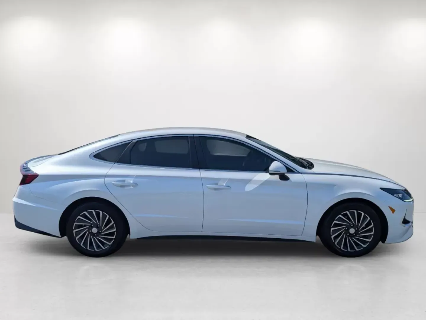 2021 /Black Hyundai Sonata SEL (KMHL34JJ0MA) with an Other engine, located at 3959 U.S. 80 W, Phenix City, AL, 36870, (334) 297-4885, 32.469296, -85.135185 - **Elevate Your Commute with the 2021 Hyundai Sonata SEL Hybrid at Gils Auto in Phenix City, AL!**<br /> <br /> Are you searching for a vehicle that seamlessly fits your lifestyle while also providing an eco-friendly driving experience? Look no further than the 2021 Hyundai Sonata SEL Hybrid, now ava - Photo#4