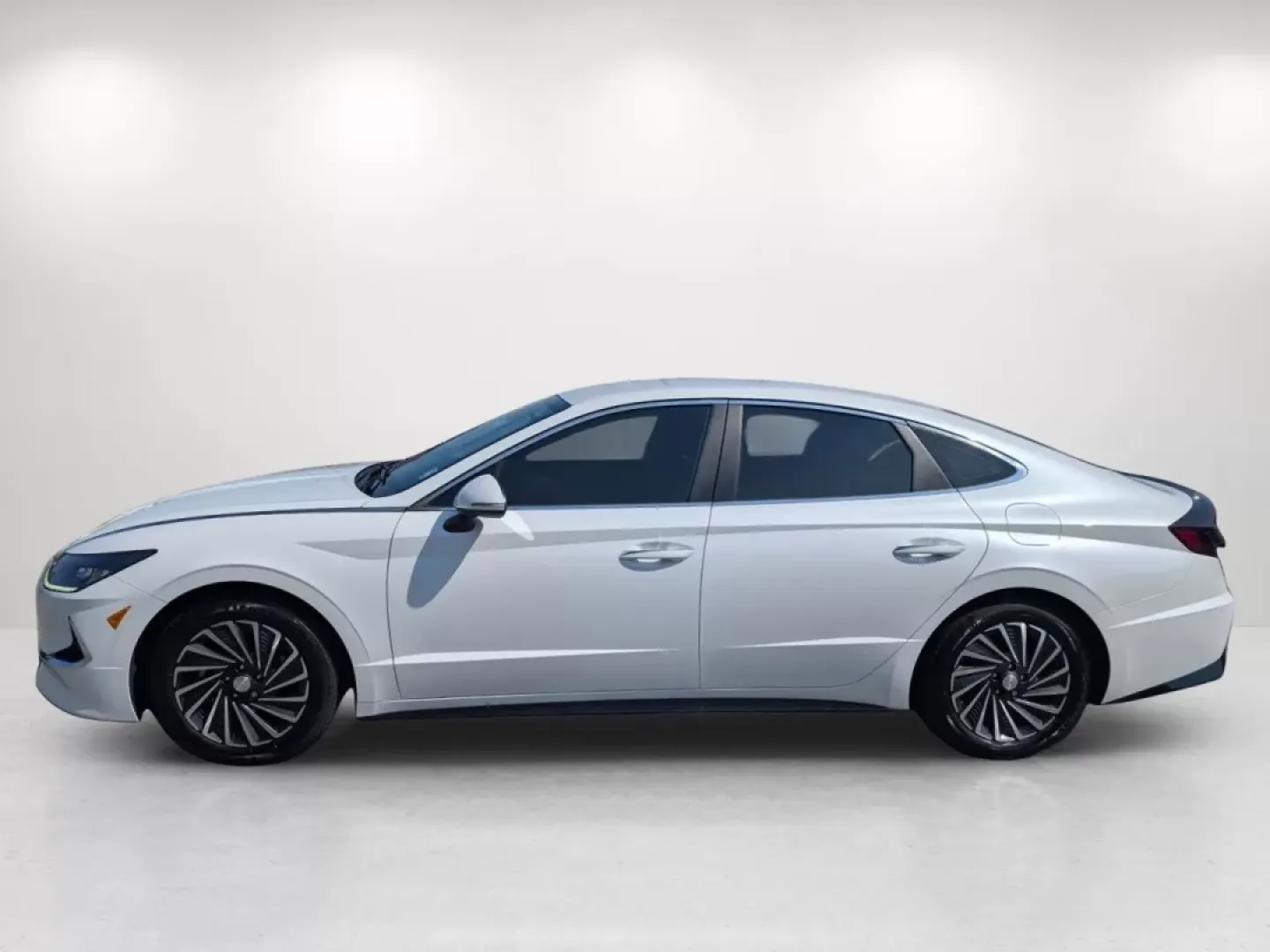 2021 /Black Hyundai Sonata SEL (KMHL34JJ0MA) with an Other engine, located at 3959 U.S. 80 W, Phenix City, AL, 36870, (334) 297-4885, 32.469296, -85.135185 - **Elevate Your Commute with the 2021 Hyundai Sonata SEL Hybrid at Gils Auto in Phenix City, AL!**<br /> <br /> Are you searching for a vehicle that seamlessly fits your lifestyle while also providing an eco-friendly driving experience? Look no further than the 2021 Hyundai Sonata SEL Hybrid, now ava - Photo#7