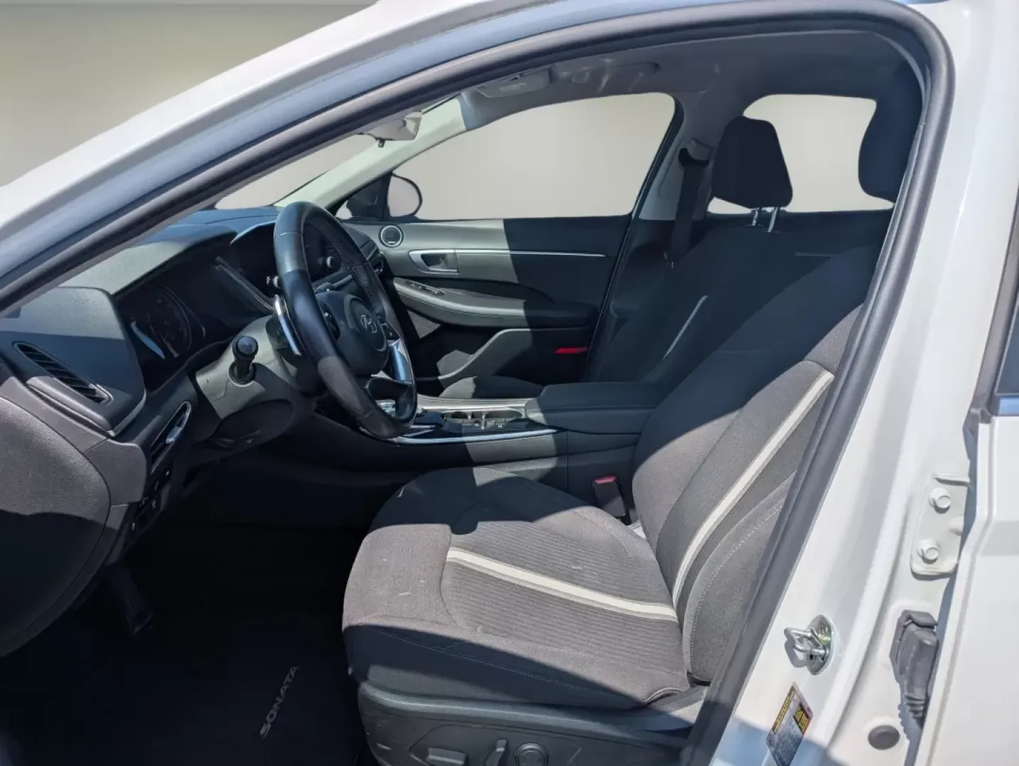 2021 /Black Hyundai Sonata SEL (KMHL34JJ0MA) with an Other engine, located at 3959 U.S. 80 W, Phenix City, AL, 36870, (334) 297-4885, 32.469296, -85.135185 - **Elevate Your Commute with the 2021 Hyundai Sonata SEL Hybrid at Gils Auto in Phenix City, AL!**<br /> <br /> Are you searching for a vehicle that seamlessly fits your lifestyle while also providing an eco-friendly driving experience? Look no further than the 2021 Hyundai Sonata SEL Hybrid, now ava - Photo#10