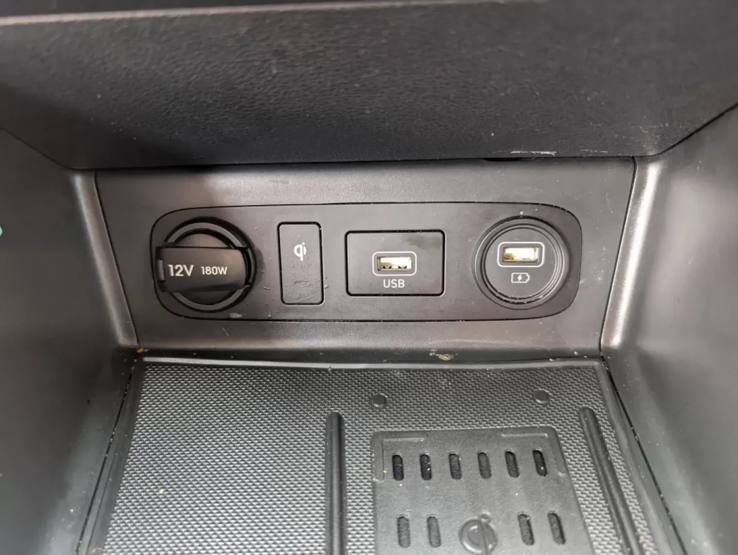 2021 /Black Hyundai Sonata SEL (KMHL34JJ0MA) with an Other engine, located at 3959 U.S. 80 W, Phenix City, AL, 36870, (334) 297-4885, 32.469296, -85.135185 - **Elevate Your Commute with the 2021 Hyundai Sonata SEL Hybrid at Gils Auto in Phenix City, AL!**<br /> <br /> Are you searching for a vehicle that seamlessly fits your lifestyle while also providing an eco-friendly driving experience? Look no further than the 2021 Hyundai Sonata SEL Hybrid, now ava - Photo#16