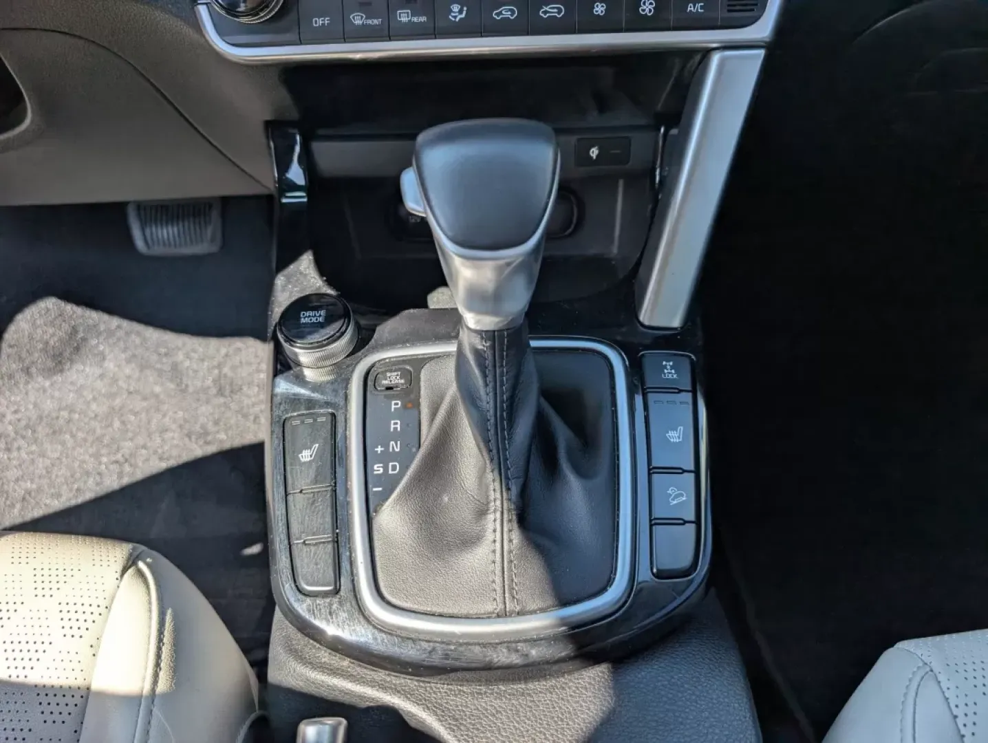 2021 /Black Kia Seltos EX (KNDERCAAXM7) with an Other engine, located at 1430 Gateway Drive, Opelika, AL, 36801, (334) 239-0944, 32.637871, -85.409790 - **Adventure Awaits with the 2021 Kia Seltos EX! Your Family-Friendly SUV Awaits!**<br /> <br /> Are you ready to elevate your driving experience? Whether you're navigating the bustling streets of Phenix City or embarking on weekend getaways, the 2021 Kia Seltos EX is the ideal SUV for those who crav - Photo#13