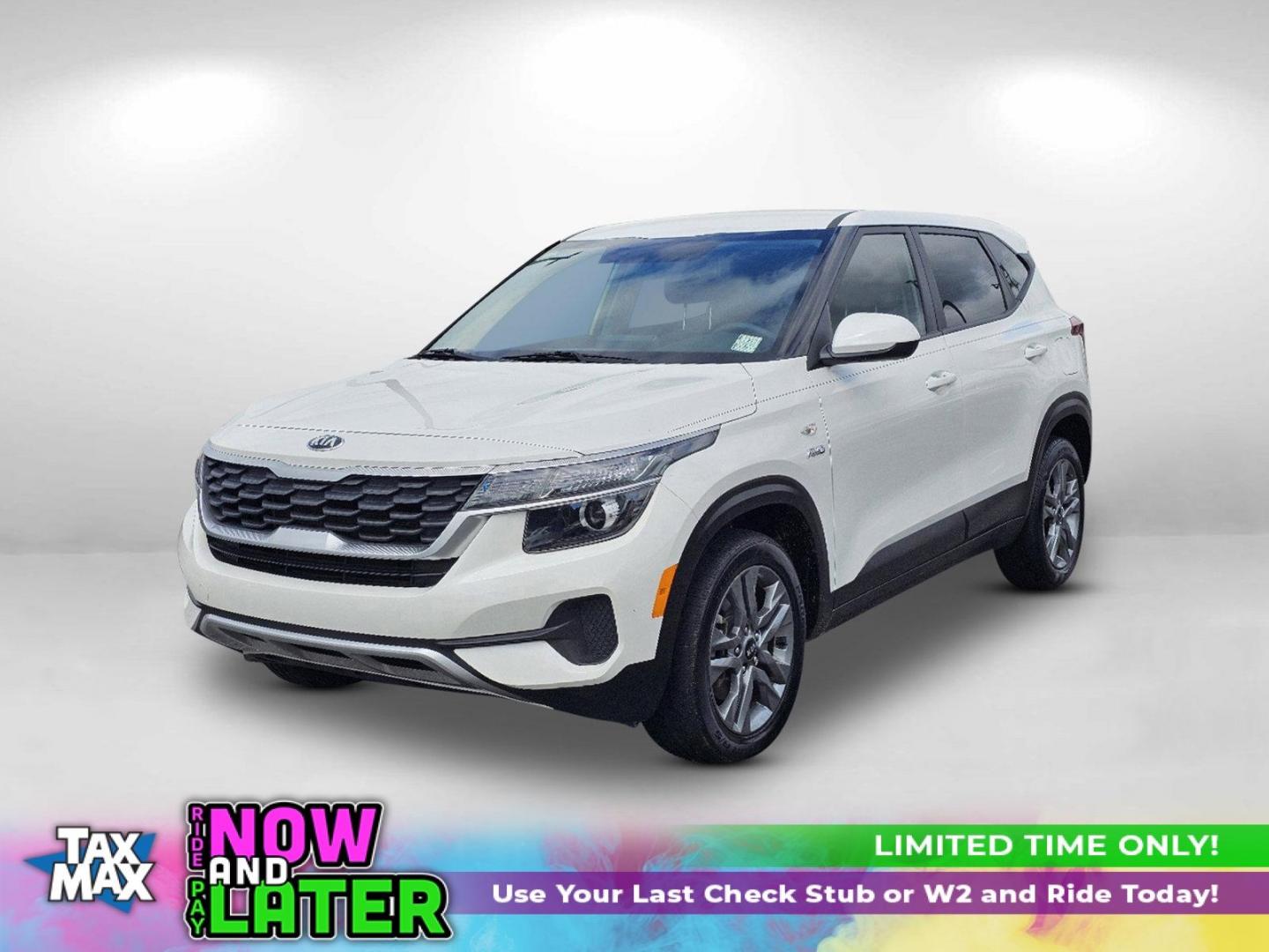 2021 Snow White Pearl /Black Kia Seltos LX (KNDEPCAA6M7) with an Regular Unleaded I-4 2.0 L/122 engine, 1-Speed CVT w/OD transmission, located at 1430 Gateway Drive, Opelika, AL, 36801, (334) 239-0944, 32.637871, -85.409790 - 2021 Kia Seltos LX - Photo#0