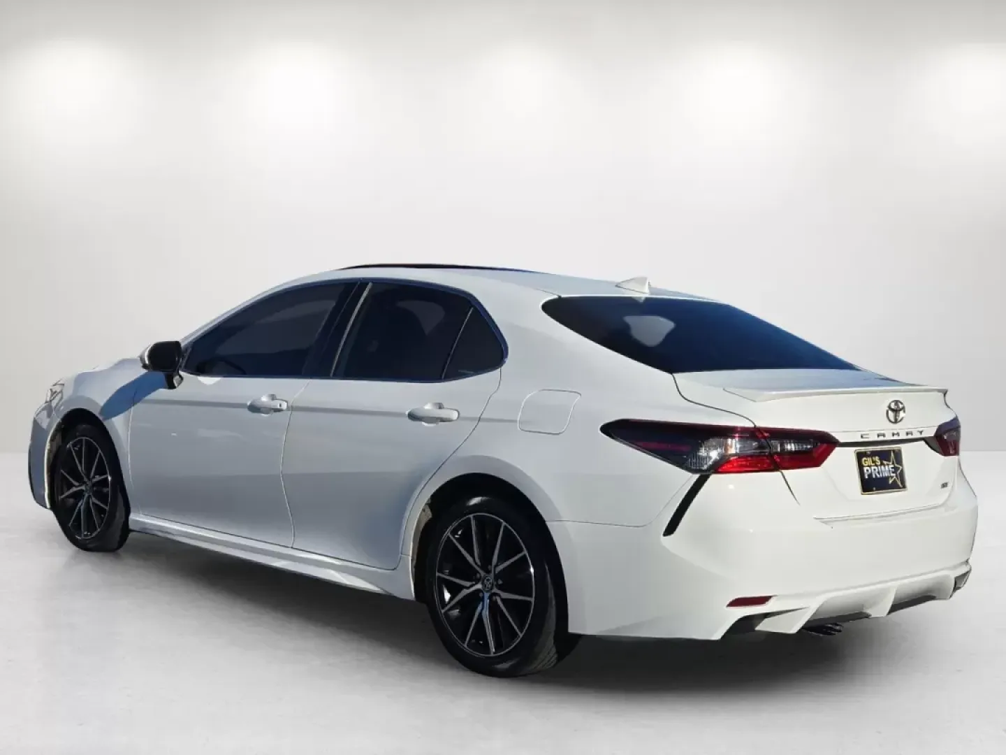 2021 Toyota Camry SE (4T1G11AK7MU) with an Other engine, located at 7000 Northlake Connector, Columbus, GA, 31904, (706) 987-8085, 32.524975, -84.978134 - Are you dreaming of a vehicle that combines style, reliability, and outstanding performance for weekend adventures or daily commutes? Look no further than this stunning 2021 Toyota Camry, available now at Gils Auto in Phenix City, AL. With a sleek white exterior, this four-door sedan perfectly balan - Photo#7