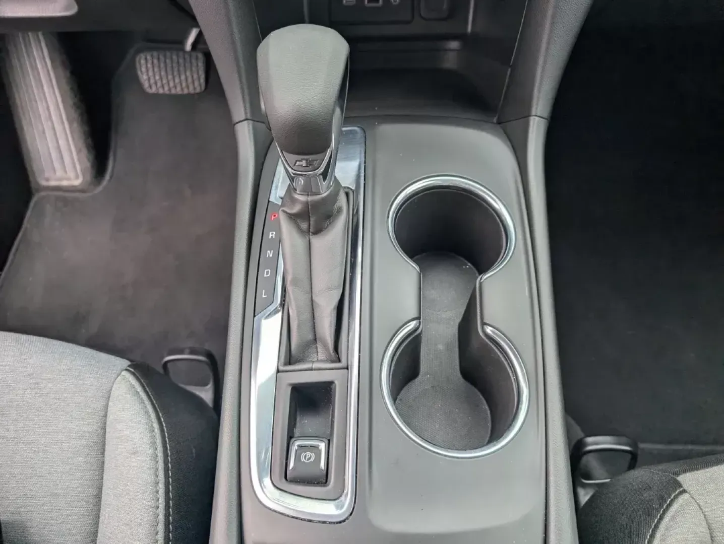 2022 /Medium Ash Gray Chevrolet Equinox LS (3GNAXHEV9NS) with an Turbocharged Gas I4 1.5L/92 engine, 6-Speed Automatic transmission, located at 521 Old Farm Lane Rd, Prattville, AL, 36066, (334) 325-1505, 32.482460, -86.416367 - 2022 Chevrolet Equinox LS - Photo#13