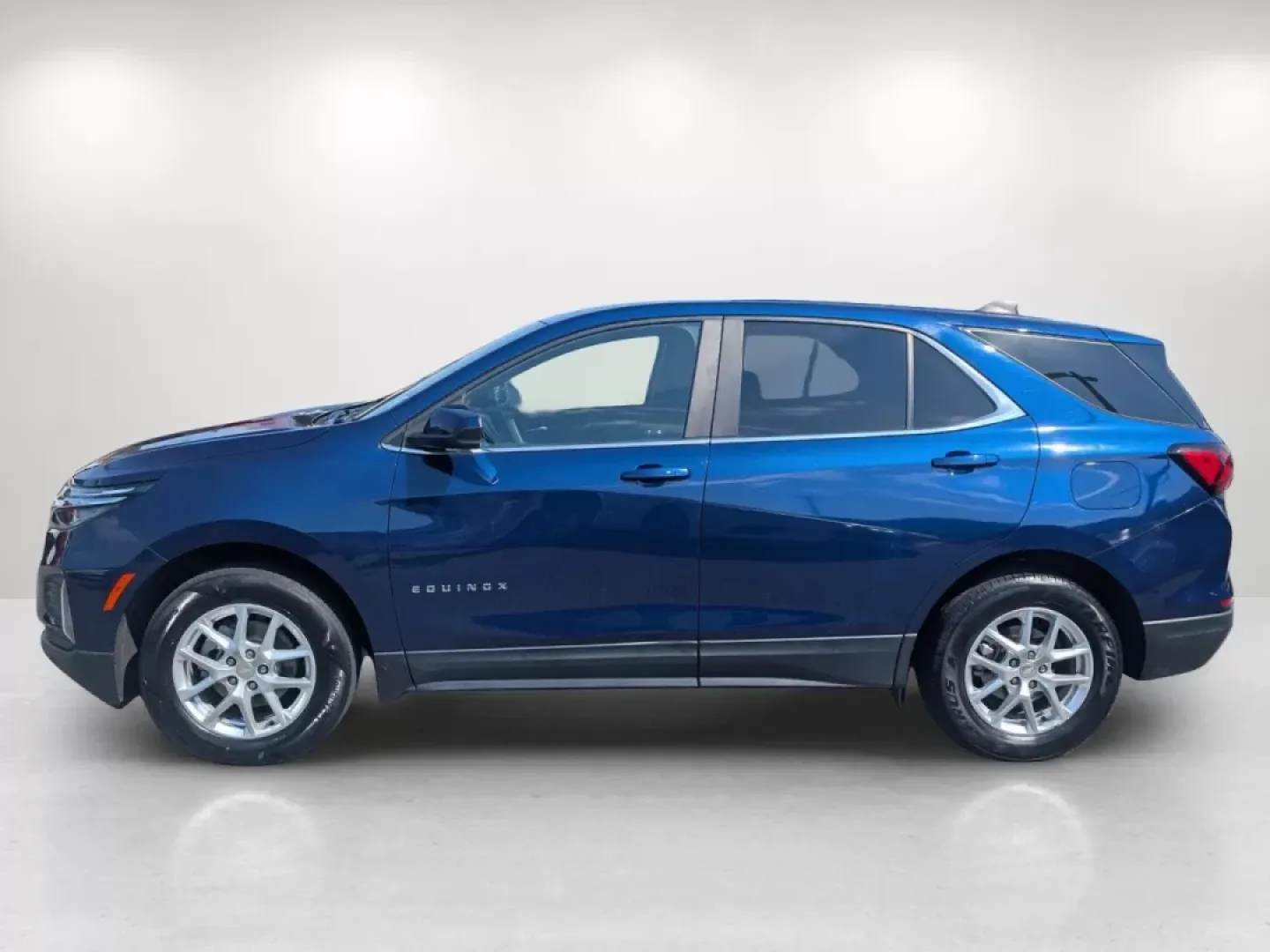 2022 /Jet Black Chevrolet Equinox LT (3GNAXUEV0NL) with an Other engine, located at 1430 Gateway Drive, Opelika, AL, 36801, (334) 239-0944, 32.637871, -85.409790 - **Explore the Open Road with the 2022 Chevrolet Equinox Your Perfect Adventure Companion!**<br /> <br /> Are you searching for the ideal vehicle that can transition seamlessly from weekday commutes to weekend escapades? Look no further than the stunning 2022 Chevrolet Equinox LT available now at Gi - Photo#7